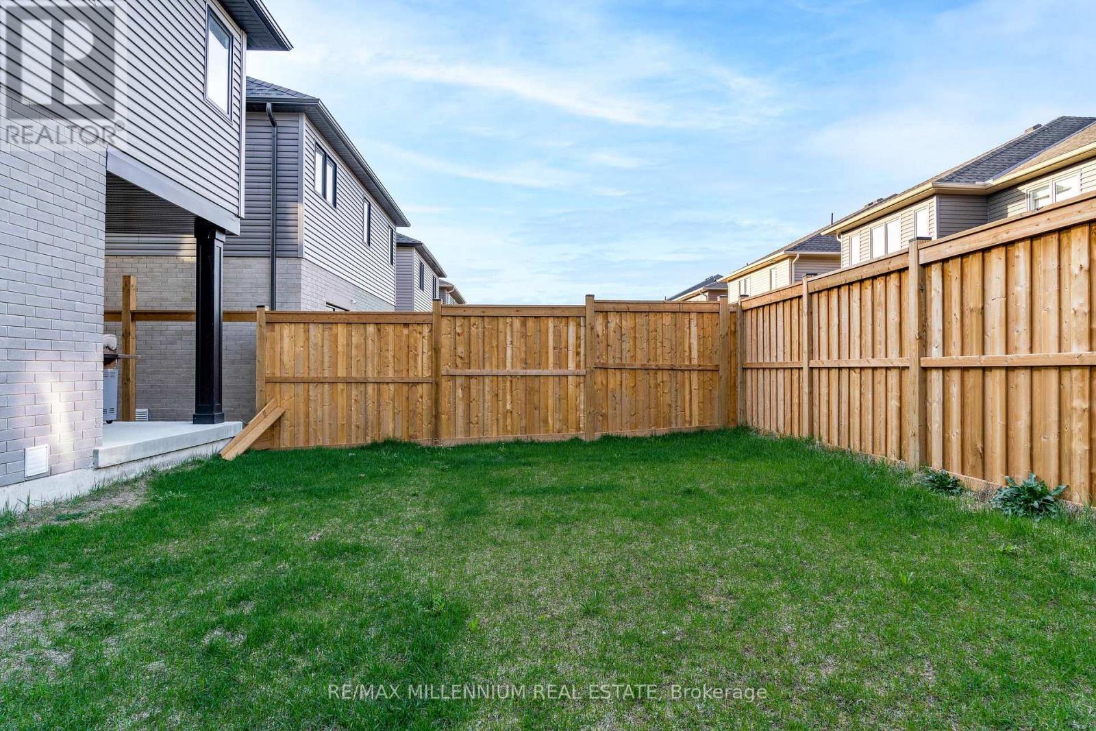 19 Kerr Street, Collingwood, Ontario  L9Y 4B6 - Photo 5 - S12182869