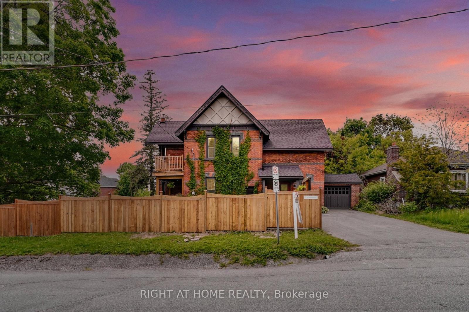 Property at 182 NOTTAWASAGA STREET image 3