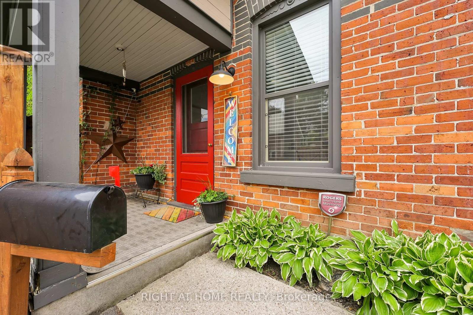 Property at 182 NOTTAWASAGA STREET image 4
