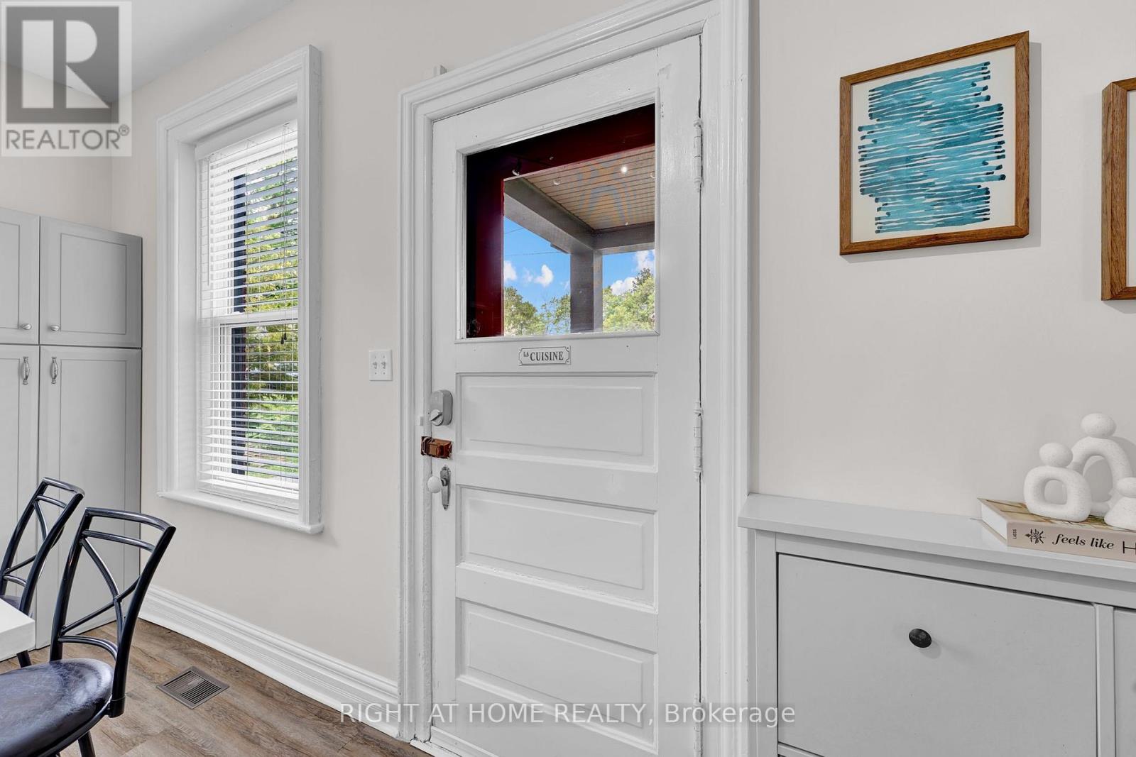 Property at 182 NOTTAWASAGA STREET image 5