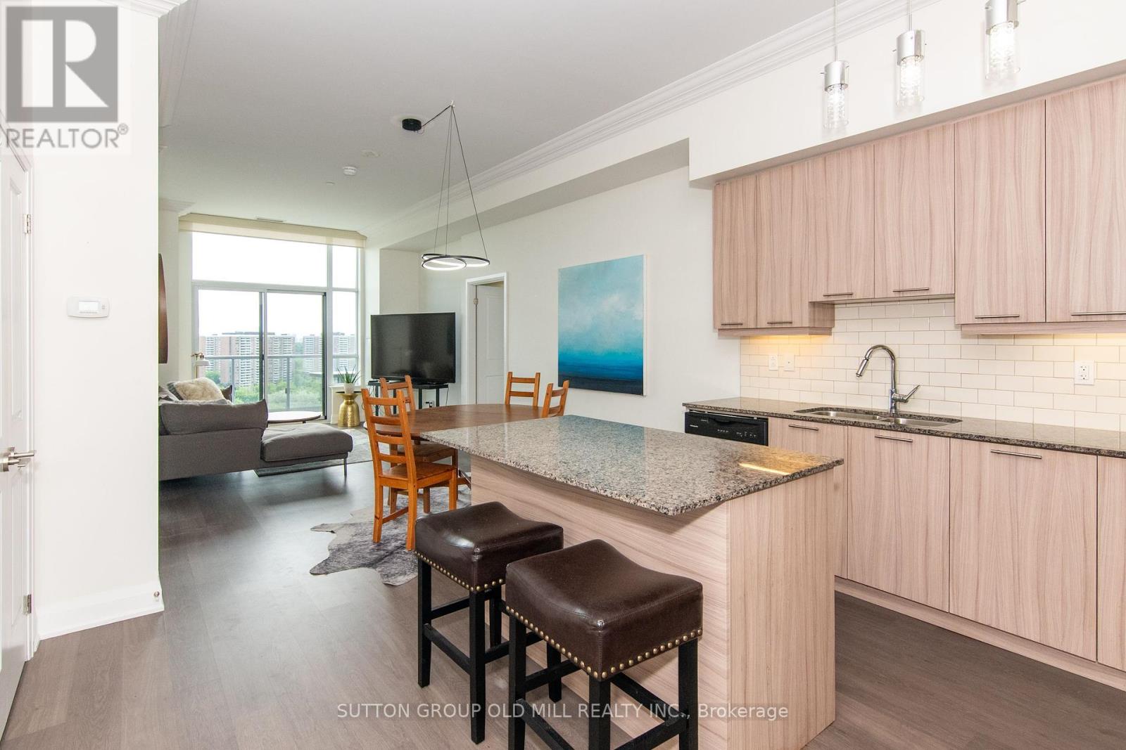1207 - 35 Fontenay Court, Toronto (Edenbridge-Humber Valley), Ontario  M9A 0C4 - Photo 9 - W12182748