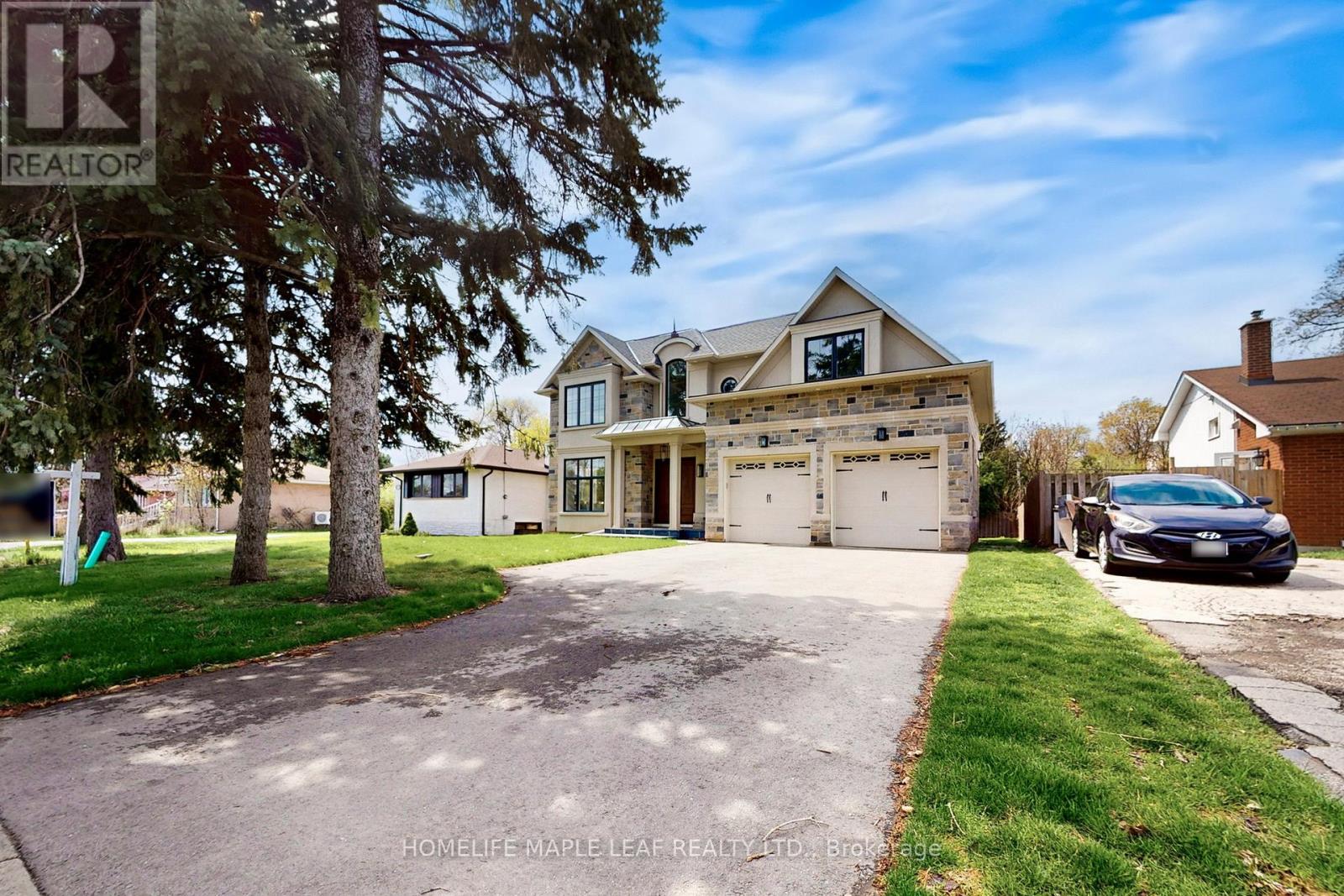 522 Third Line W, Oakville (Wo West), Ontario  L6L 4A7 - Photo 2 - W12182770