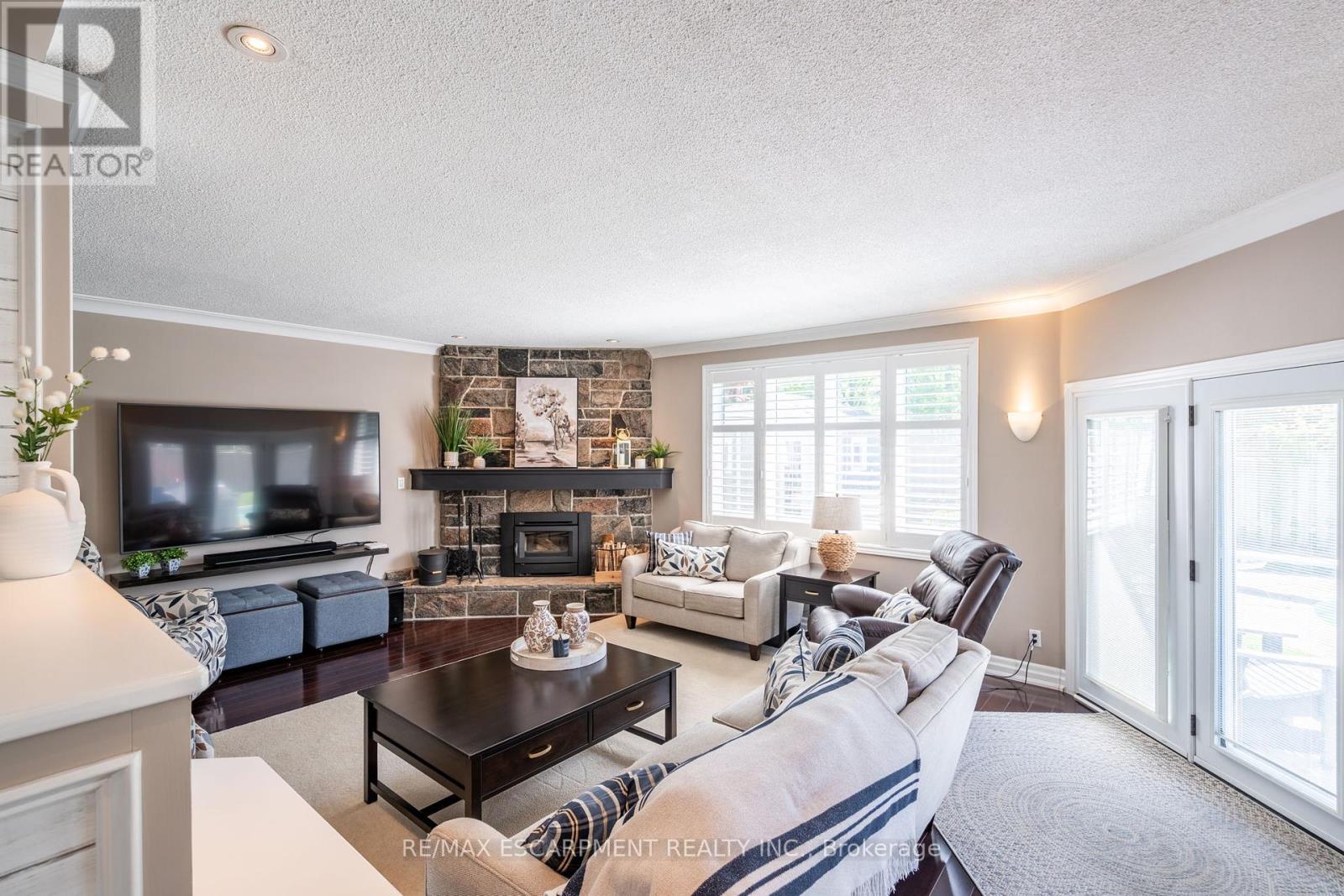 388 Wilson Avenue, Burlington (Shoreacres), Ontario  L7L 2M9 - Photo 22 - W12182783