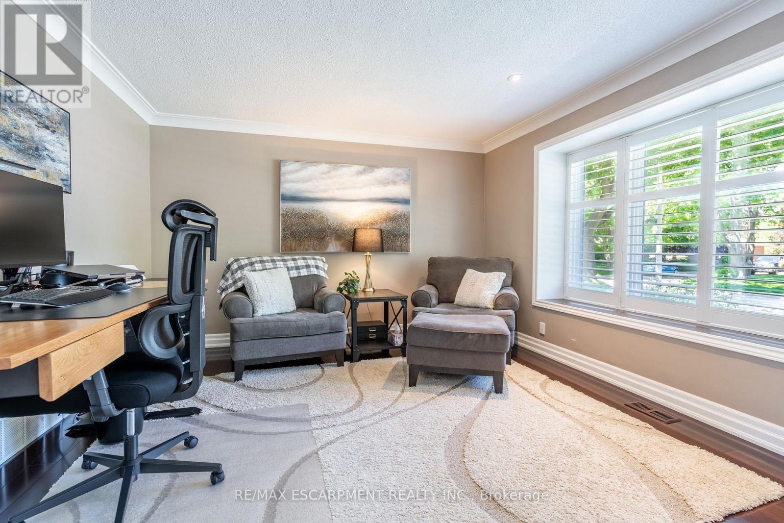 388 Wilson Avenue, Burlington (Shoreacres), Ontario  L7L 2M9 - Photo 7 - W12182783