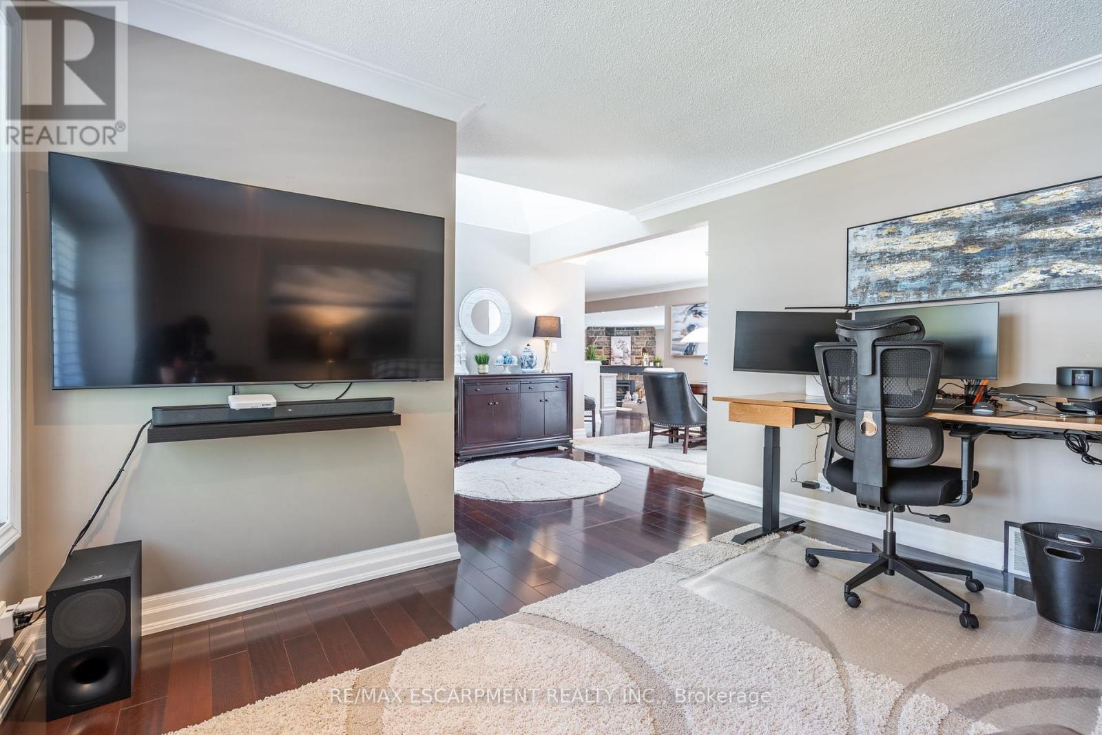 388 Wilson Avenue, Burlington (Shoreacres), Ontario  L7L 2M9 - Photo 8 - W12182783