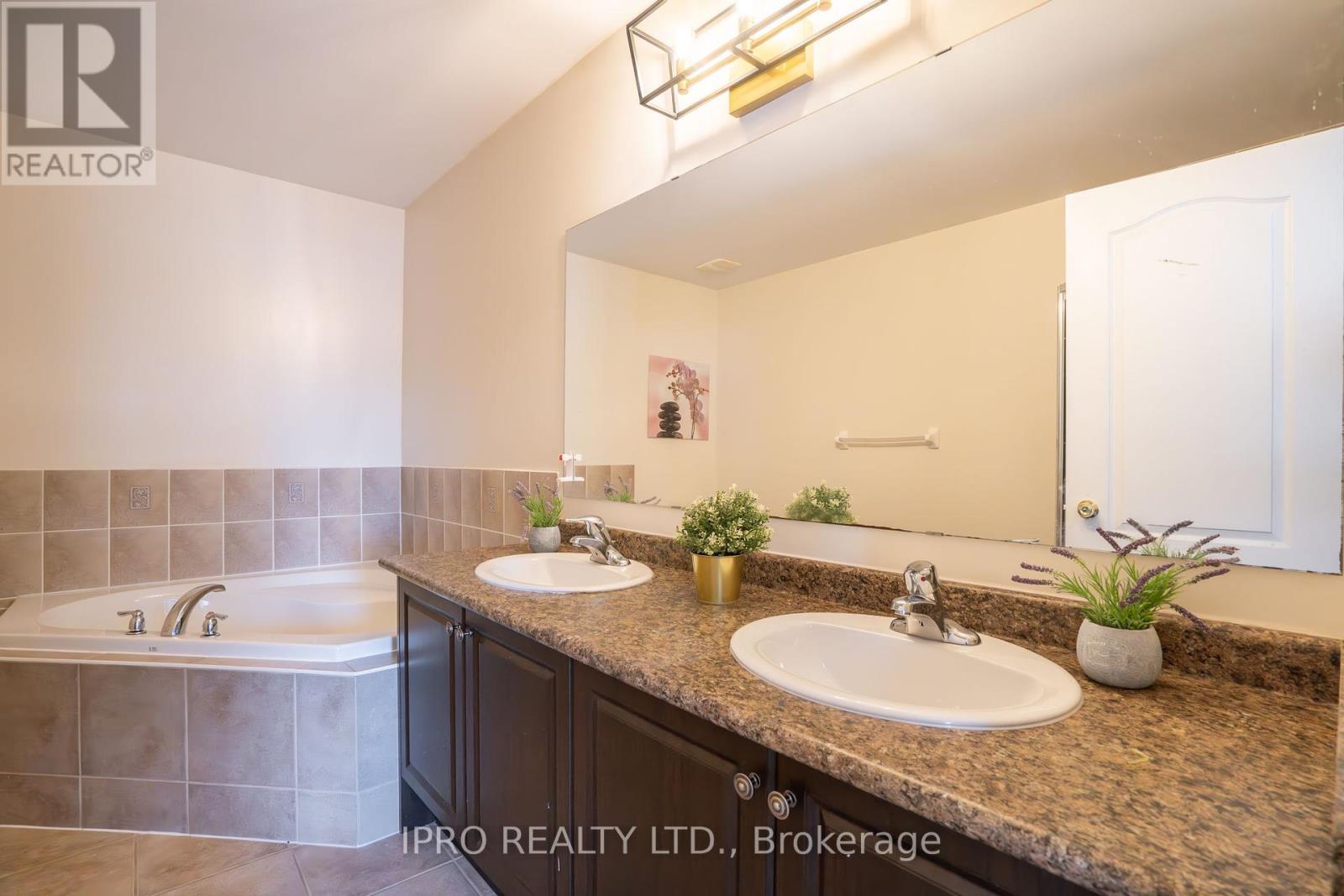 52 - 620 Ferguson Drive, Milton, Ontario  L9T 0M8 - Photo 20 - W12182790