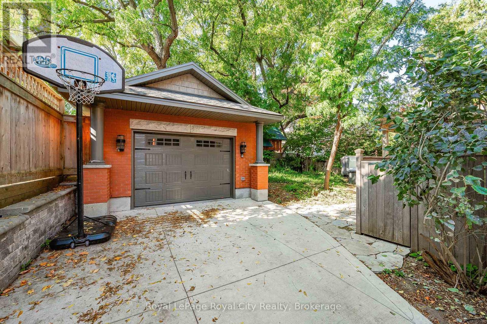 138 Dublin Street N, Guelph, Ontario  N1H 4N7 - Photo 42 - X12182812