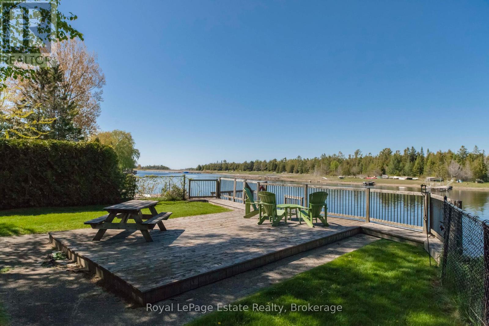 35 Sauble Falls Road, South Bruce Peninsula, Ontario  N0H 2G0 - Photo 11 - X12182912