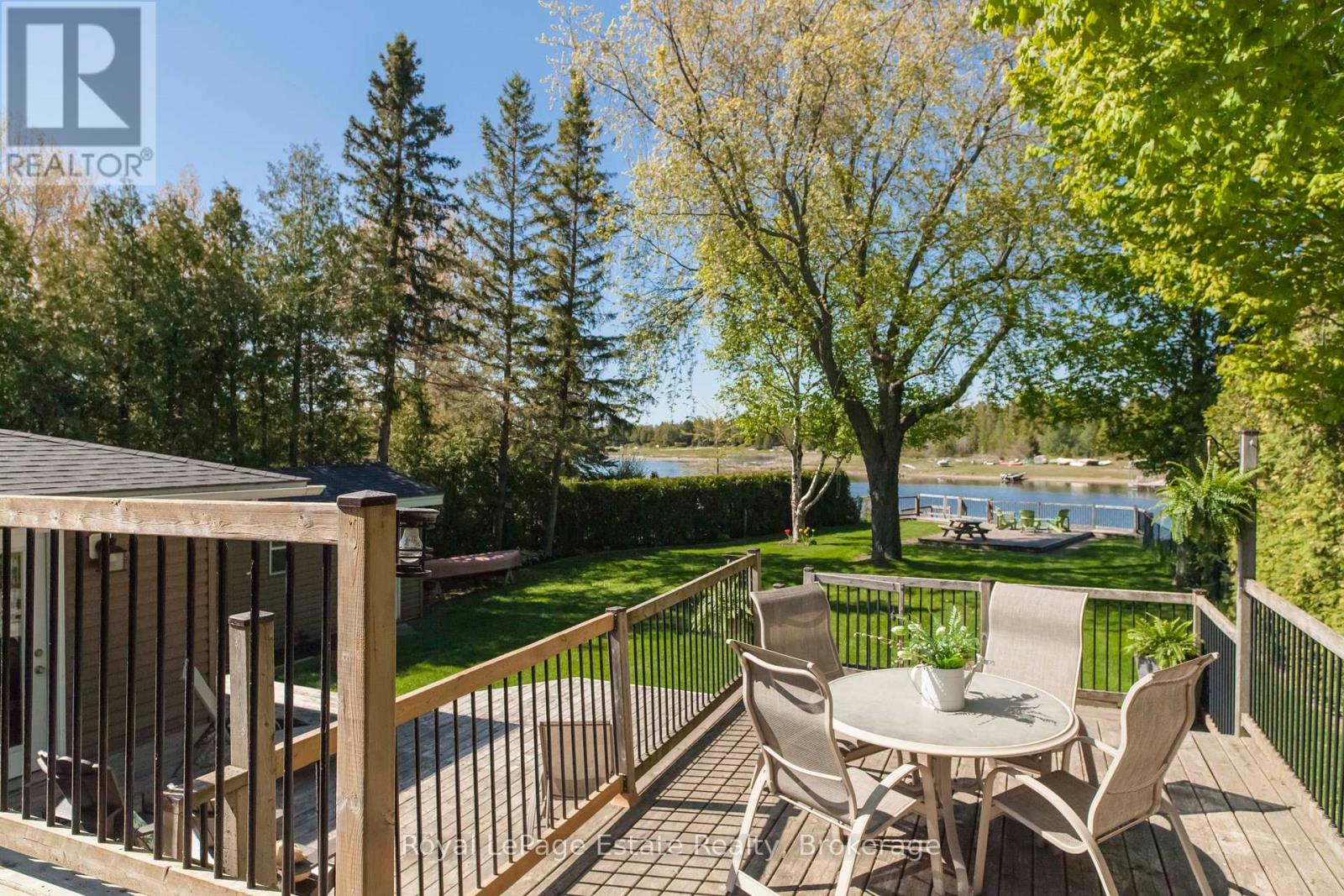 35 Sauble Falls Road, South Bruce Peninsula, Ontario  N0H 2G0 - Photo 17 - X12182912