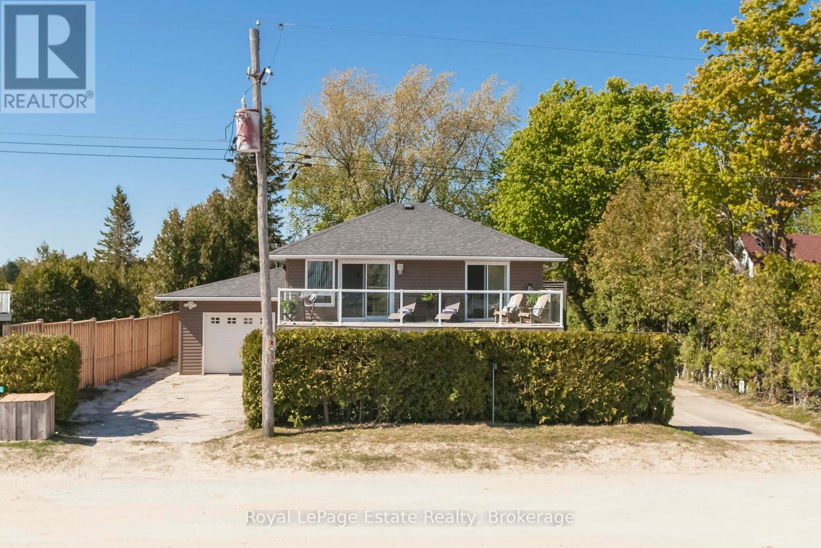 35 Sauble Falls Road, South Bruce Peninsula, Ontario  N0H 2G0 - Photo 2 - X12182912