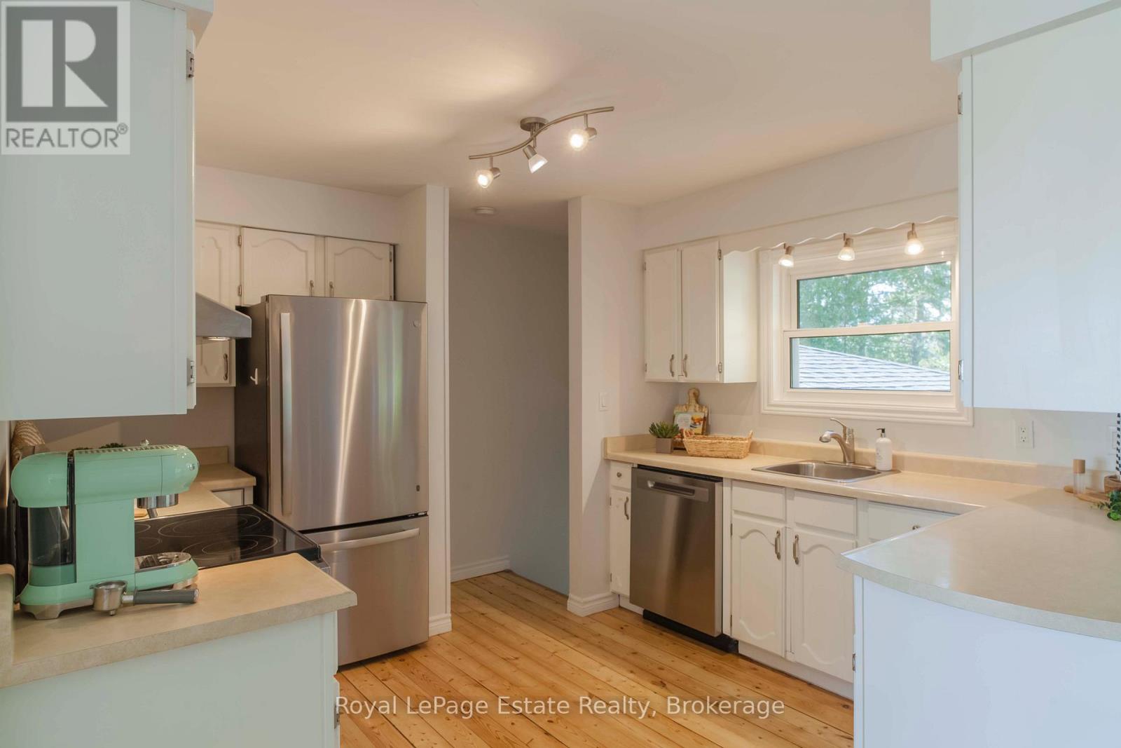 35 Sauble Falls Road, South Bruce Peninsula, Ontario  N0H 2G0 - Photo 31 - X12182912