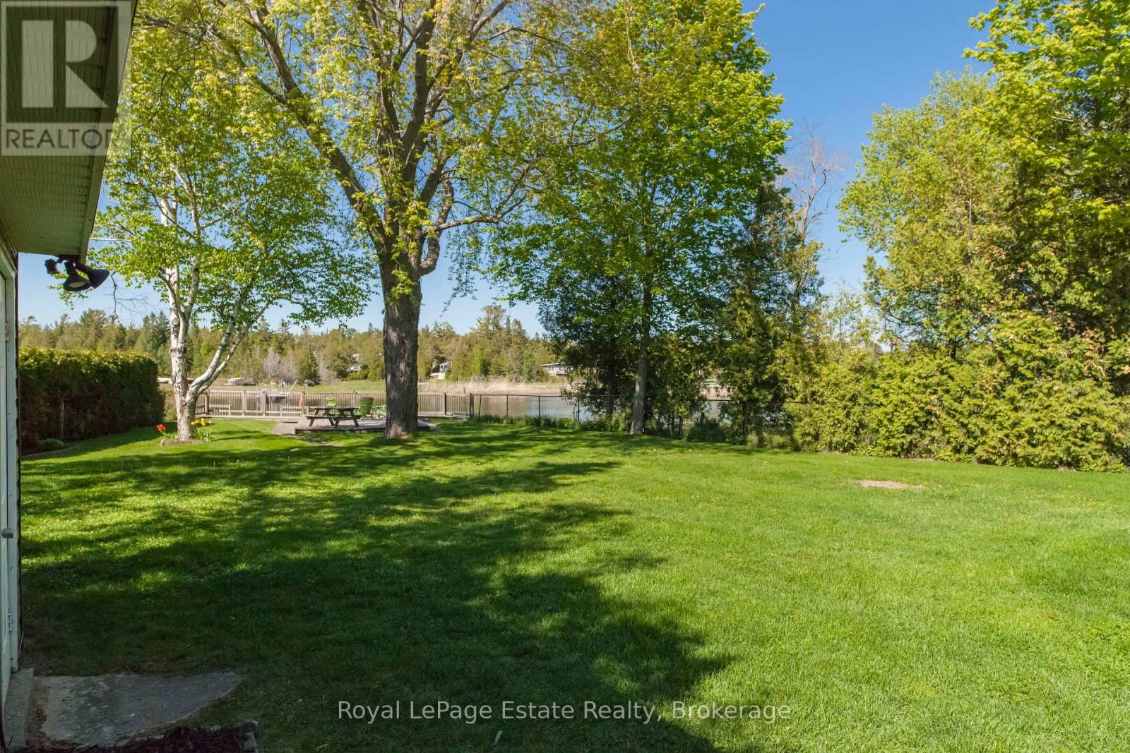 35 Sauble Falls Road, South Bruce Peninsula, Ontario  N0H 2G0 - Photo 8 - X12182912