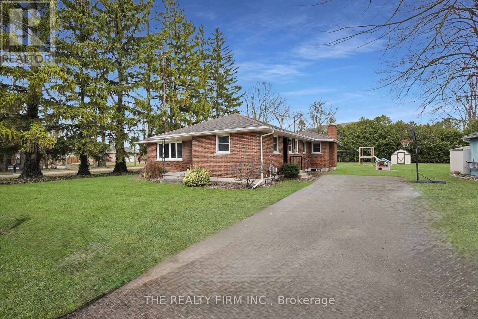 675 REGENT STREET, Strathroy-Caradoc, Ontario