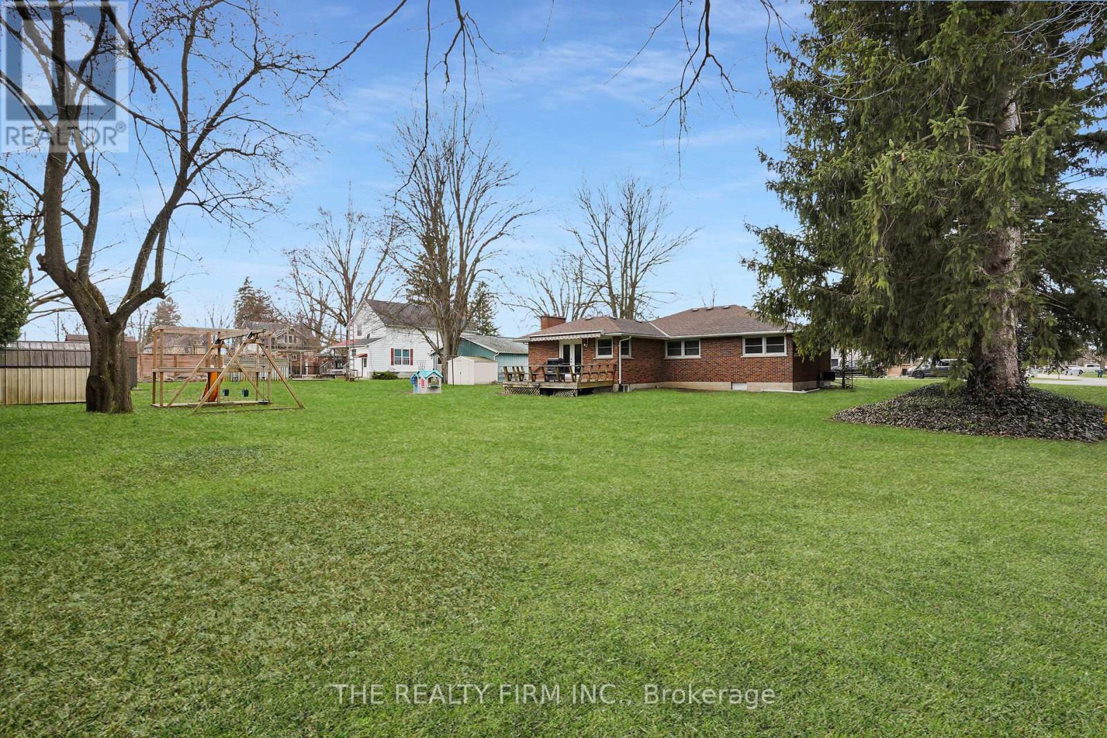 675 Regent Street, Strathroy-Caradoc, Ontario  N0L 1W0 - Photo 37 - X12182963