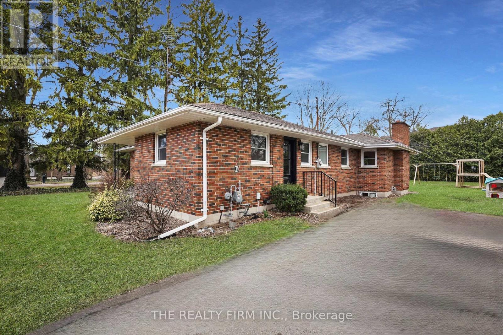 675 Regent Street, Strathroy-Caradoc, Ontario  N0L 1W0 - Photo 4 - X12182963