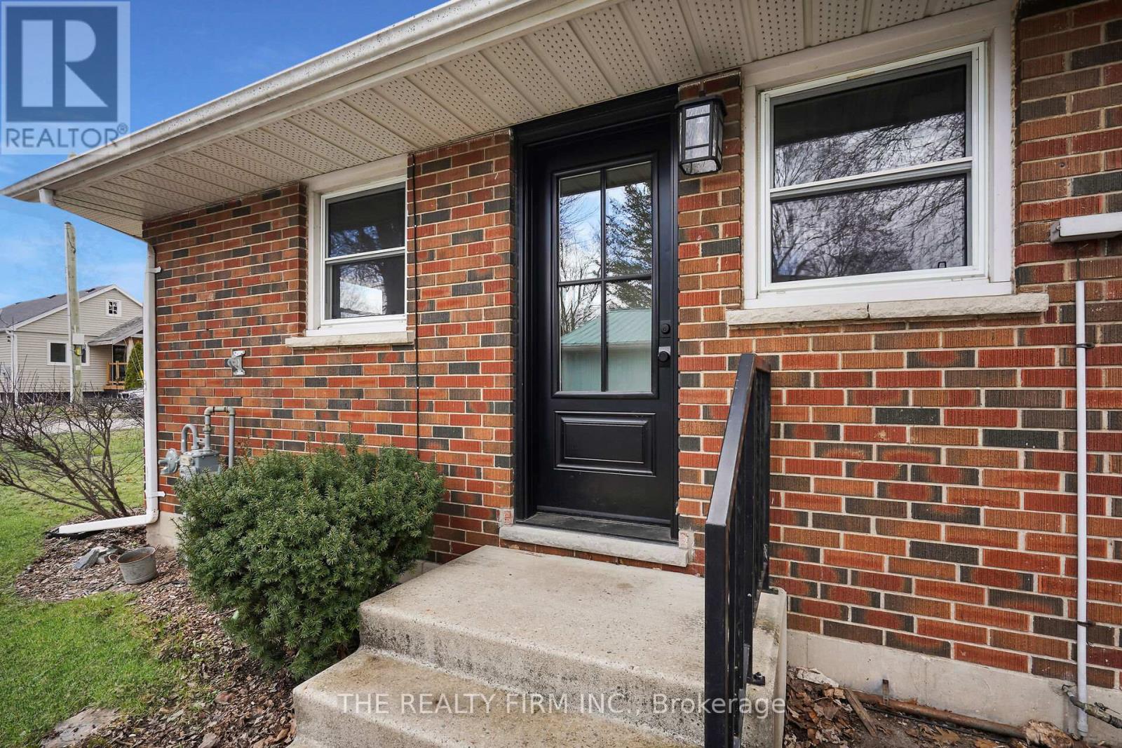 675 Regent Street, Strathroy-Caradoc, Ontario  N0L 1W0 - Photo 5 - X12182963