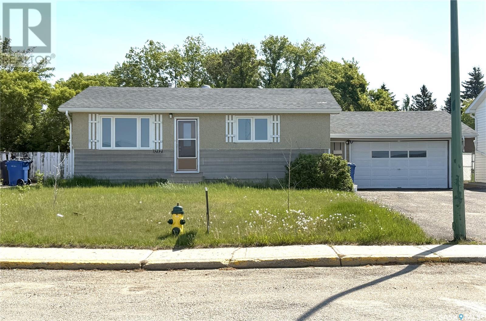 1752 110th STREET, north battleford, Saskatchewan