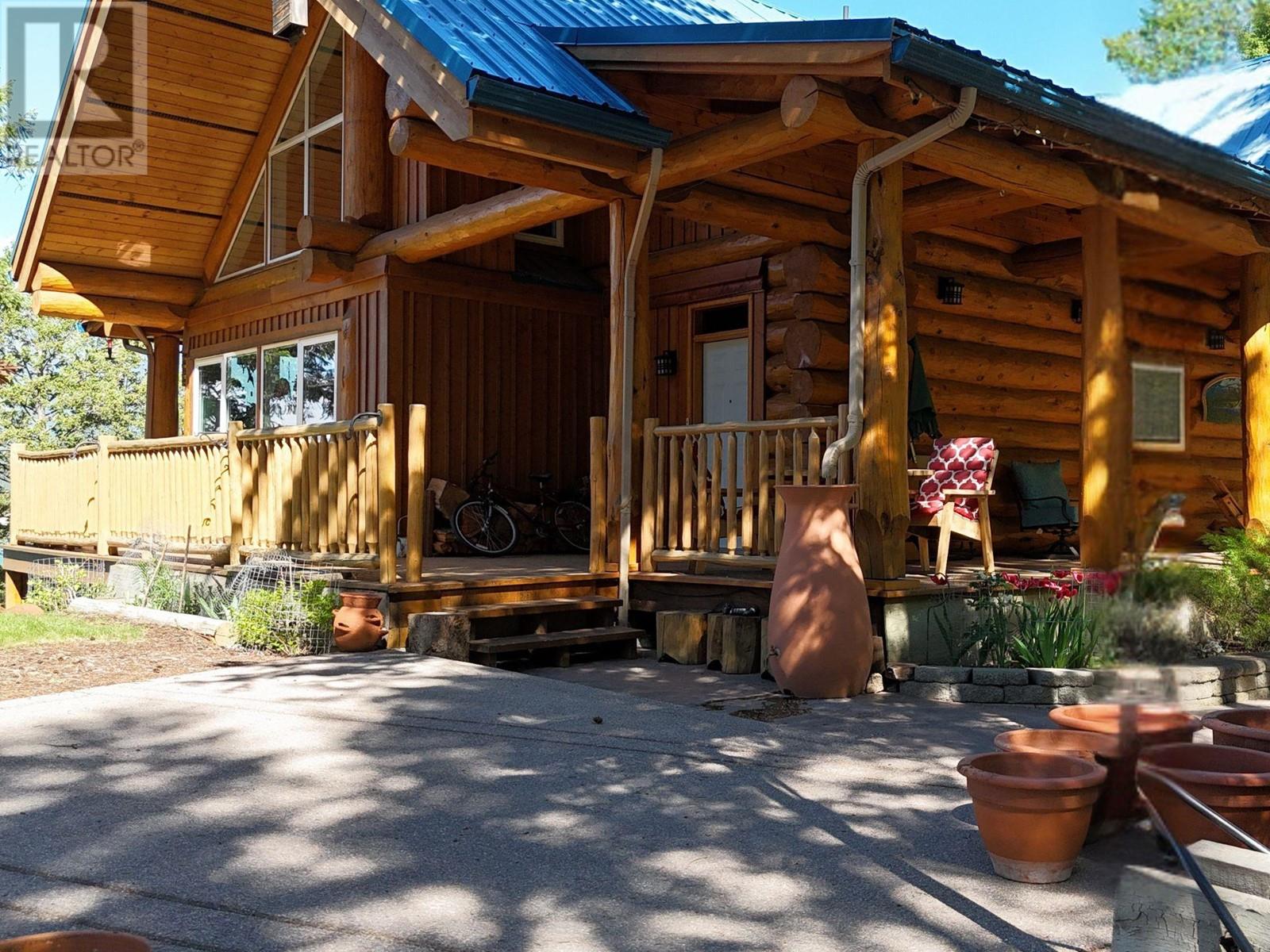 8403 Bighorn Sheep Lane, Canal Flats, British Columbia  V0B 1B0 - Photo 6 - 10348875