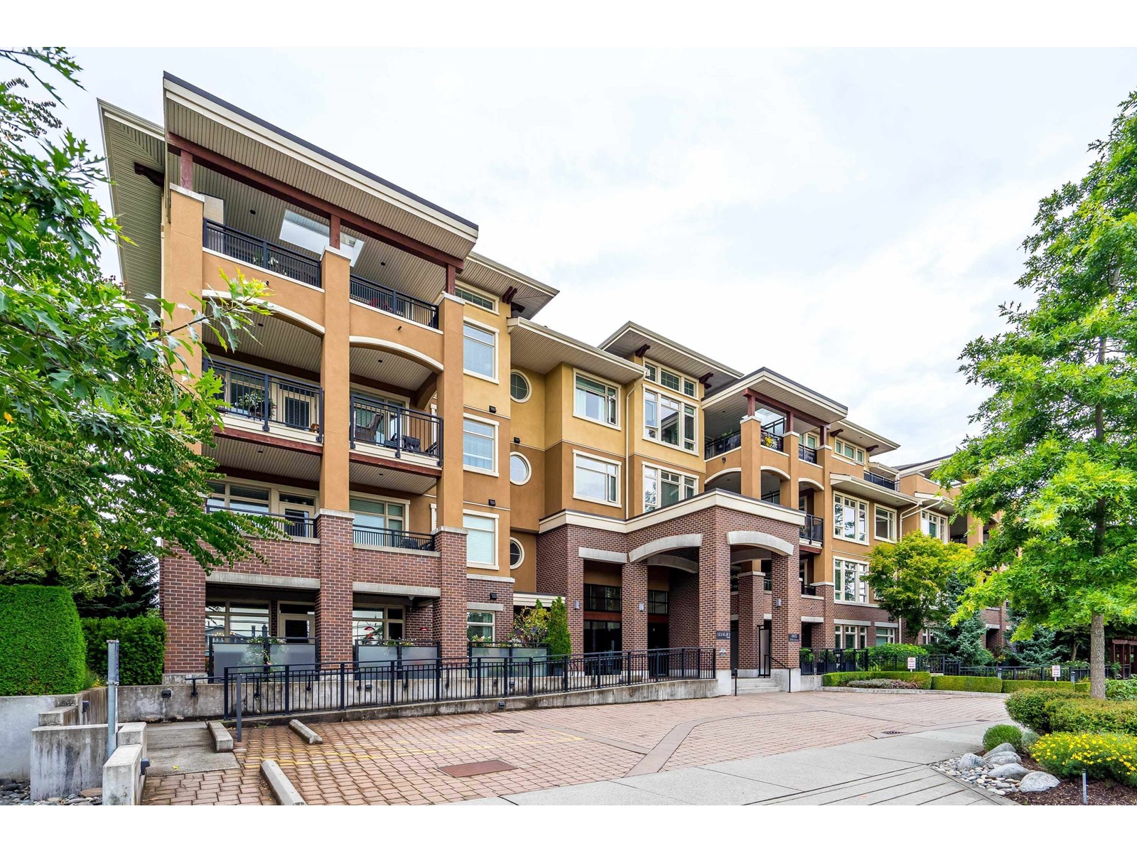 208 1975 154 Street, Surrey, British Columbia  V4A 4S2 - Photo 2 - R3008764