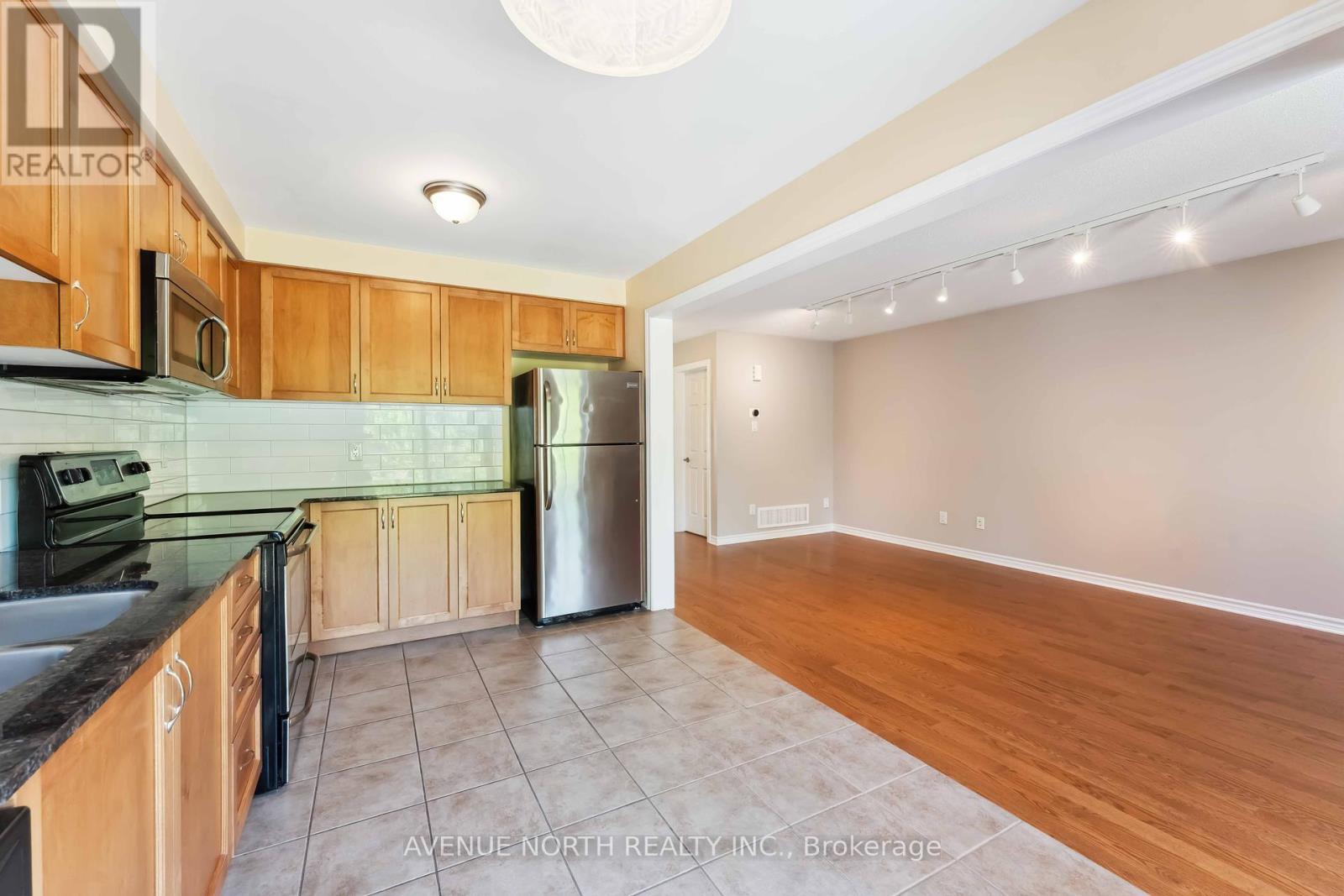 762 Mayfly Crescent, Ottawa, Ontario  K2J 0T3 - Photo 12 - X12182972