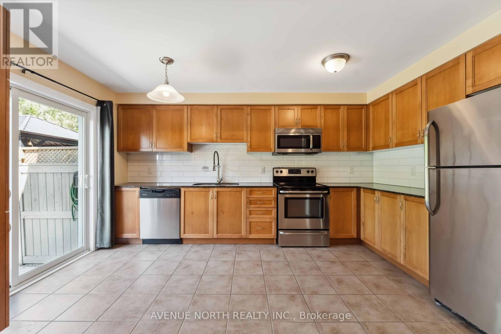 762 Mayfly Crescent, Ottawa, Ontario  K2J 0T3 - Photo 9 - X12182972