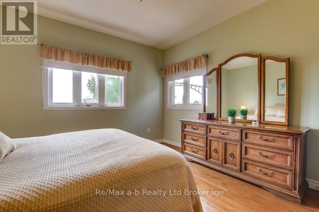 717 Garden Court Crescent, Woodstock, Ontario  N4T 0A2 - Photo 20 - X12122468