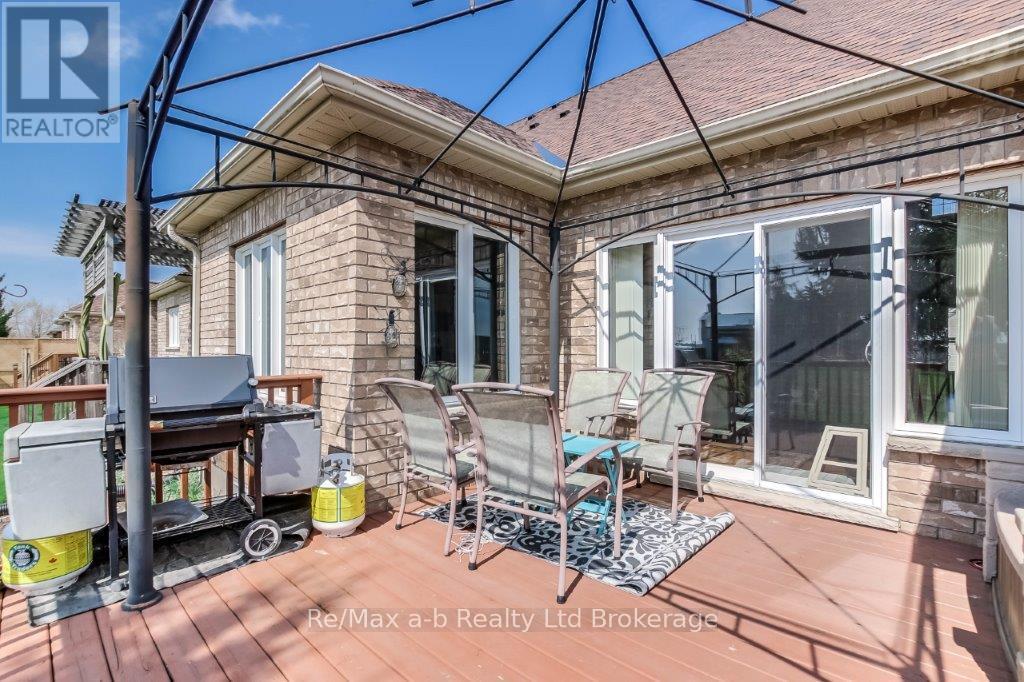717 Garden Court Crescent, Woodstock, Ontario  N4T 0A2 - Photo 32 - X12122468
