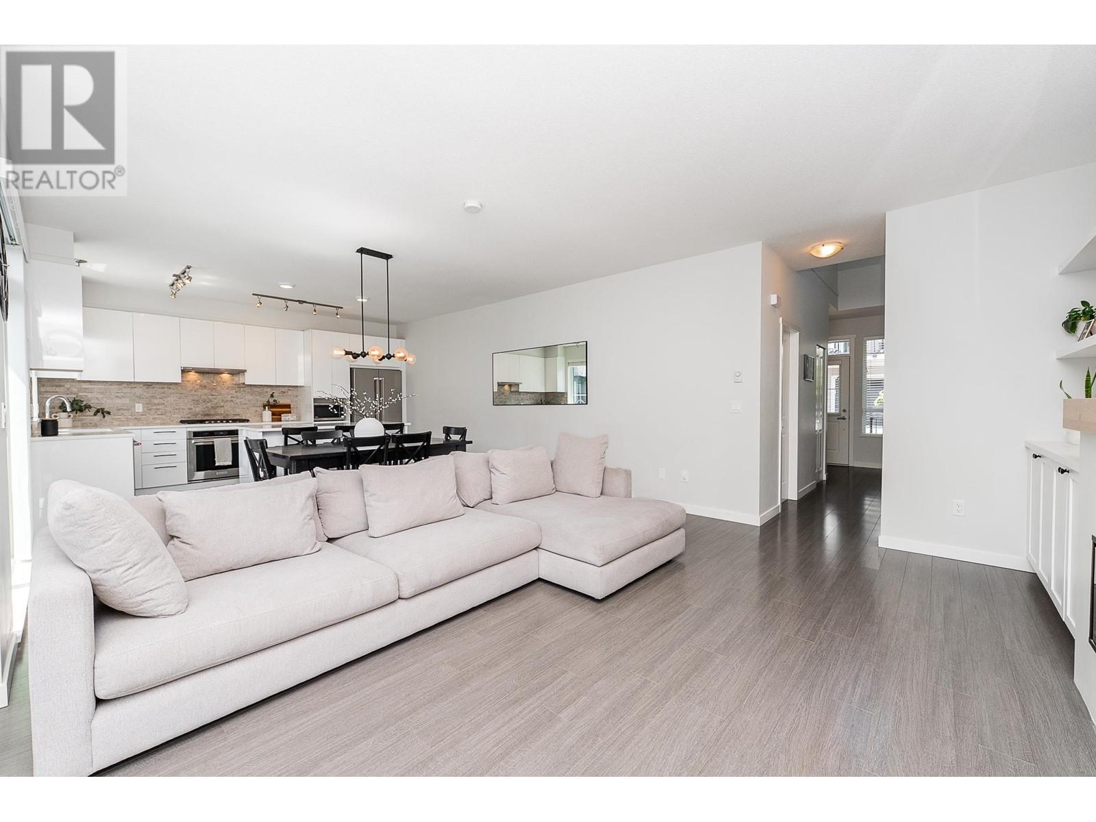 135 3500 Burke Village Promenade, Coquitlam, British Columbia  V3E 0N2 - Photo 4 - R3008943