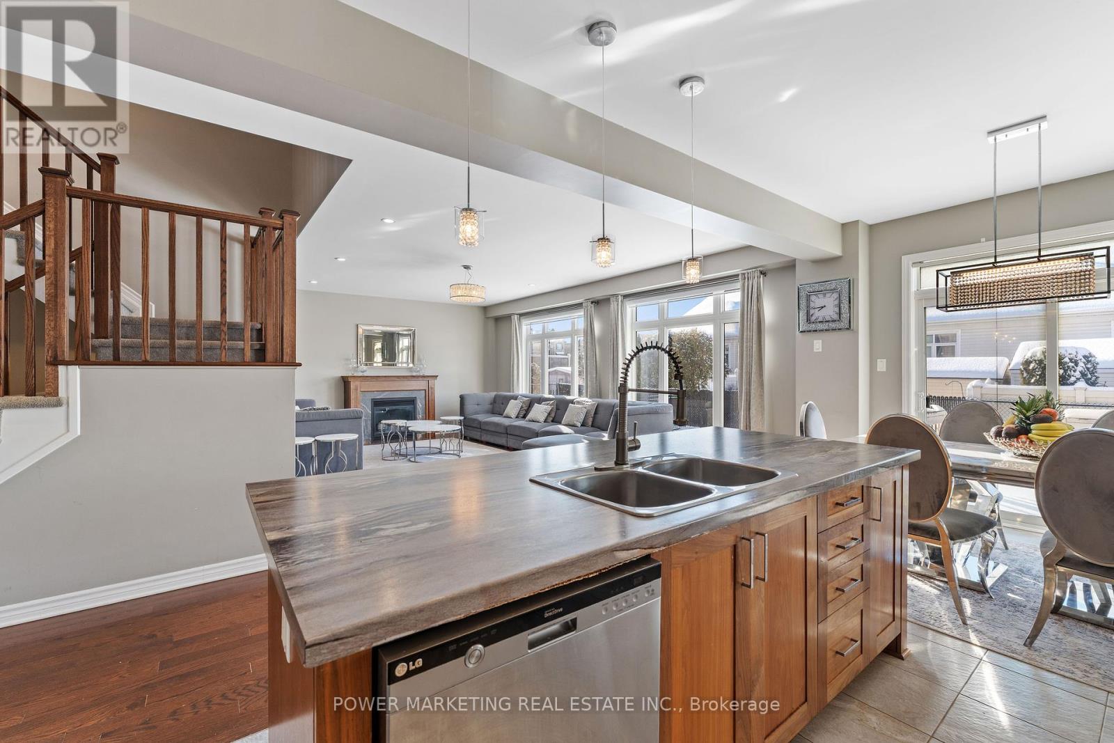 502 Strasbourg Street, Ottawa, Ontario  K4A 0M7 - Photo 12 - X12097417