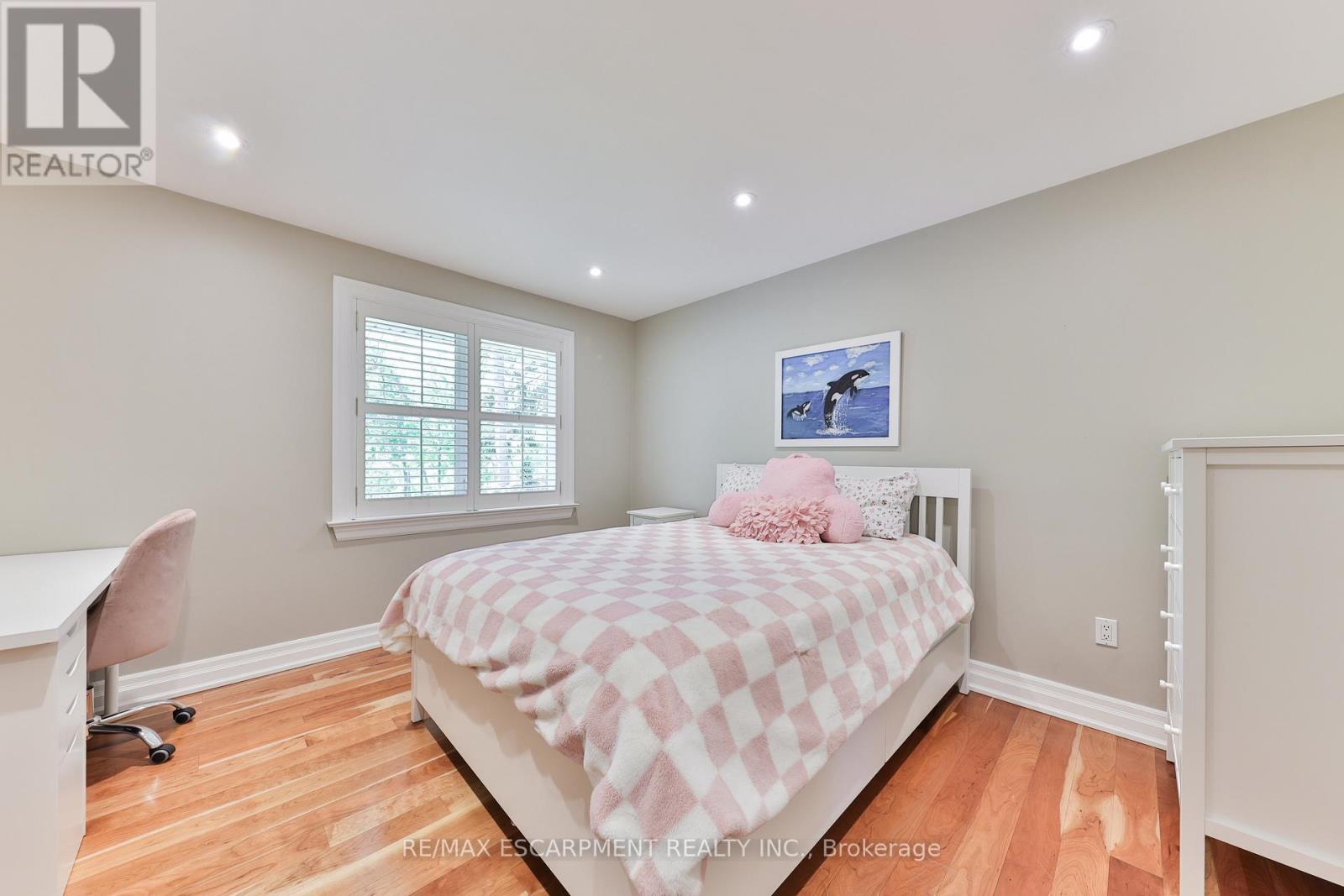 1276 Catchacoma Court, Mississauga, Ontario  L5H 2X6 - Photo 19 - W12182801