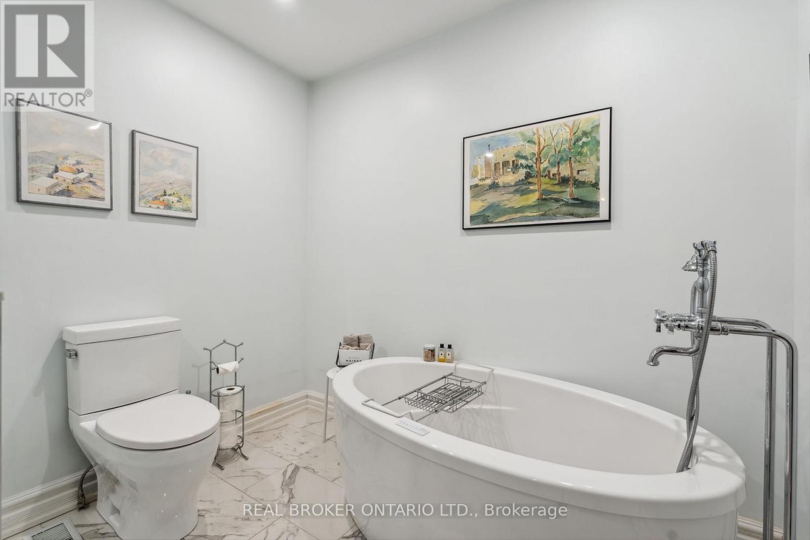 14 Teignmouth Avenue, Toronto, Ontario  M6E 1S5 - Photo 22 - W12182827