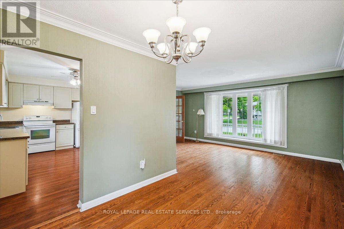 5013 Fern Drive, Burlington, Ontario  L7L 3P2 - Photo 7 - W12182834