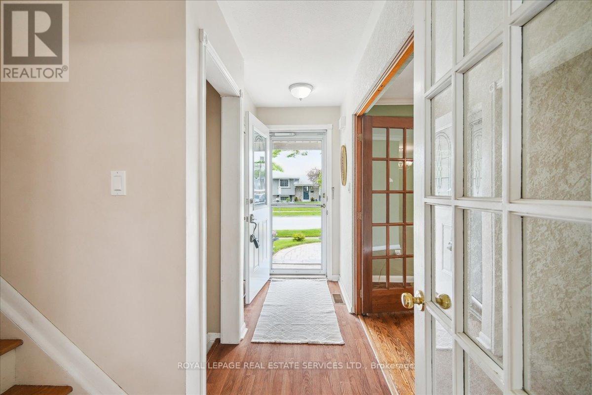 5013 Fern Drive, Burlington, Ontario  L7L 3P2 - Photo 9 - W12182834