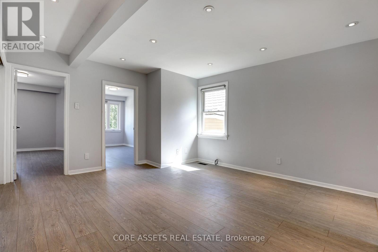 Upper - 74 Thirteenth Street, Toronto, Ontario  M8V 3H6 - Photo 10 - W12182839