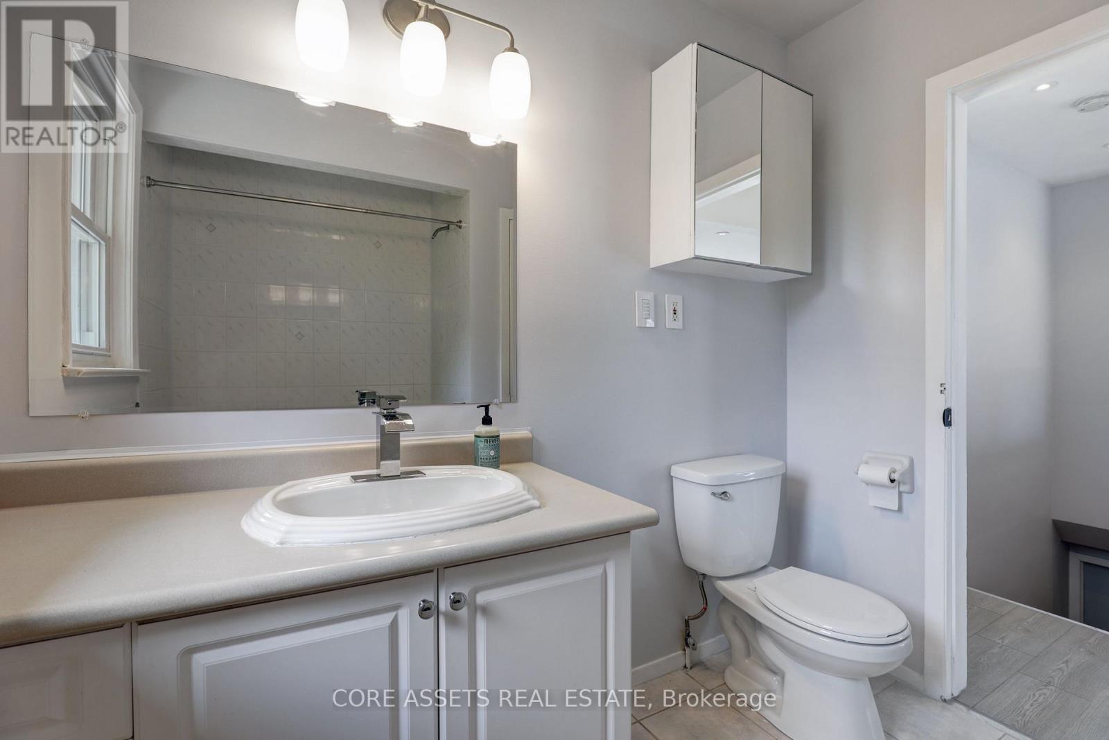 Upper - 74 Thirteenth Street, Toronto, Ontario  M8V 3H6 - Photo 12 - W12182839