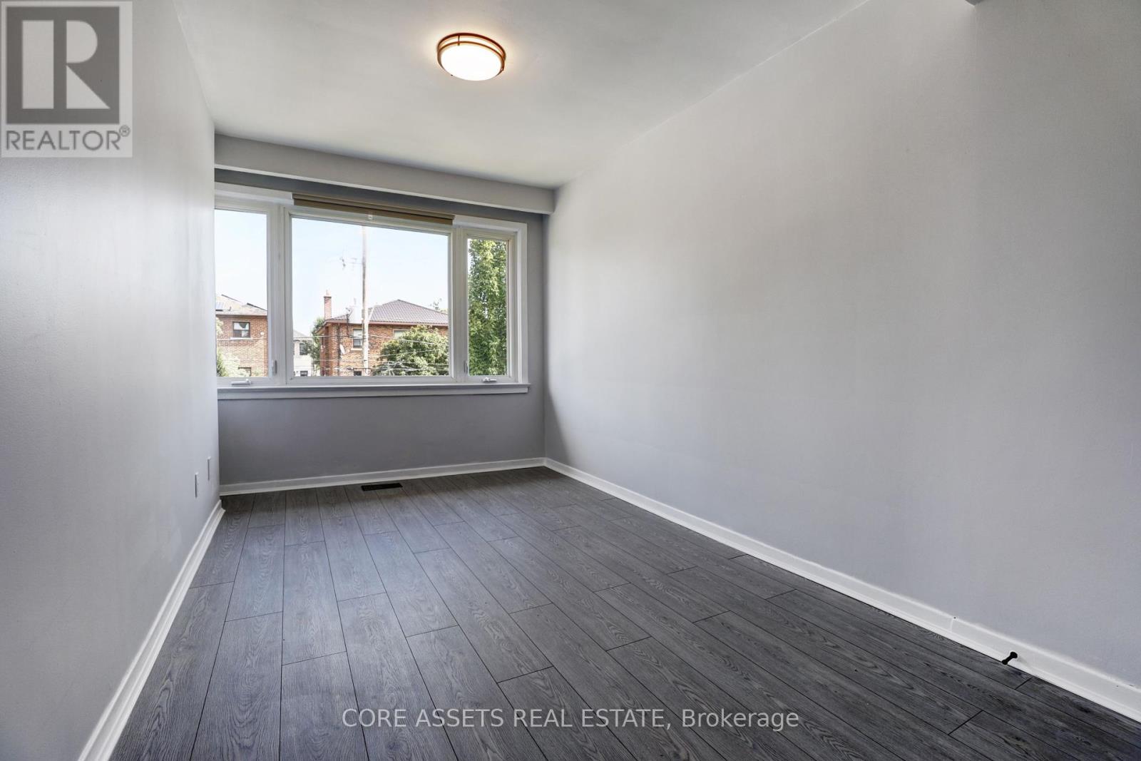 Upper - 74 Thirteenth Street, Toronto, Ontario  M8V 3H6 - Photo 13 - W12182839