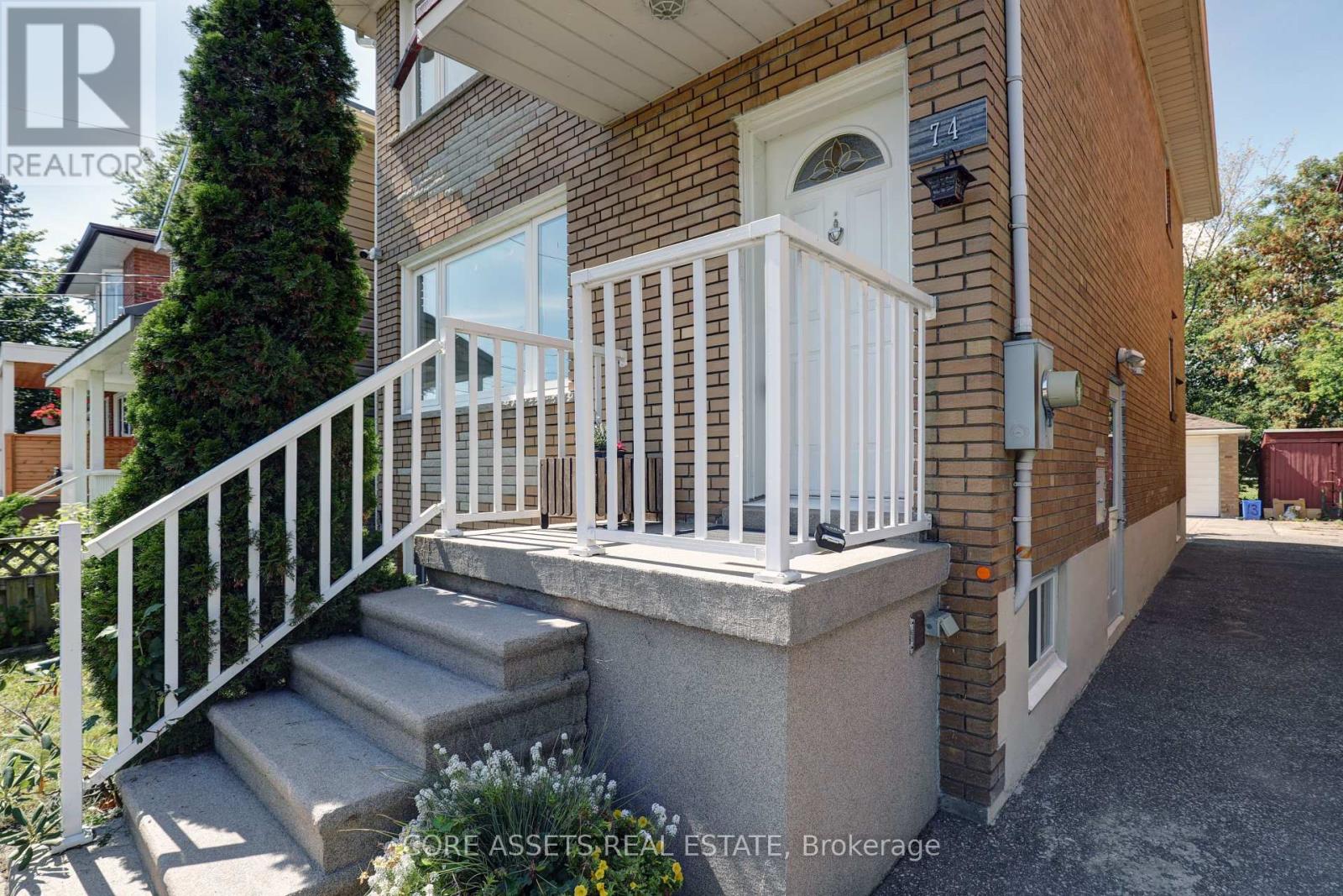 Upper - 74 Thirteenth Street, Toronto, Ontario  M8V 3H6 - Photo 3 - W12182839