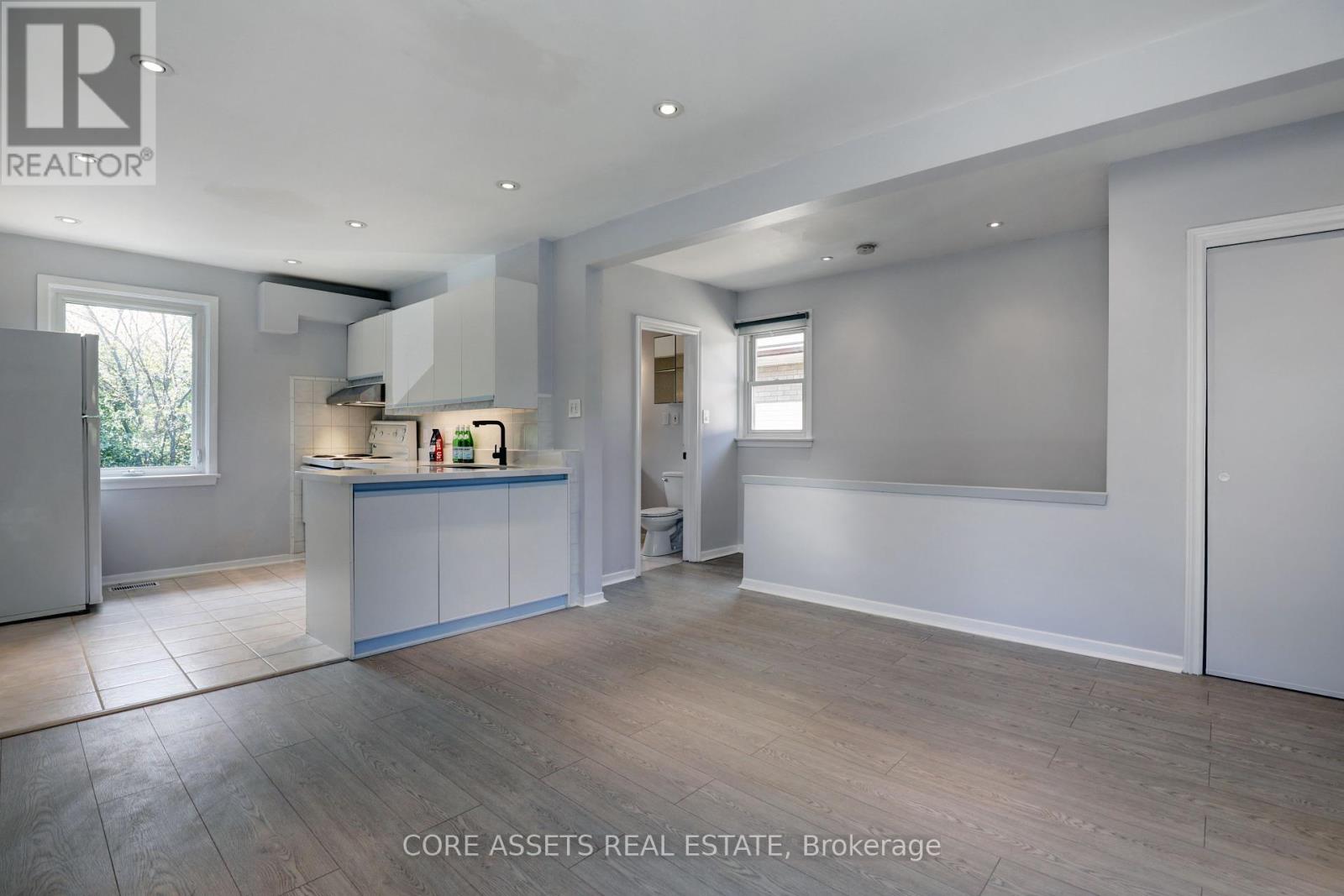 Upper - 74 Thirteenth Street, Toronto, Ontario  M8V 3H6 - Photo 5 - W12182839