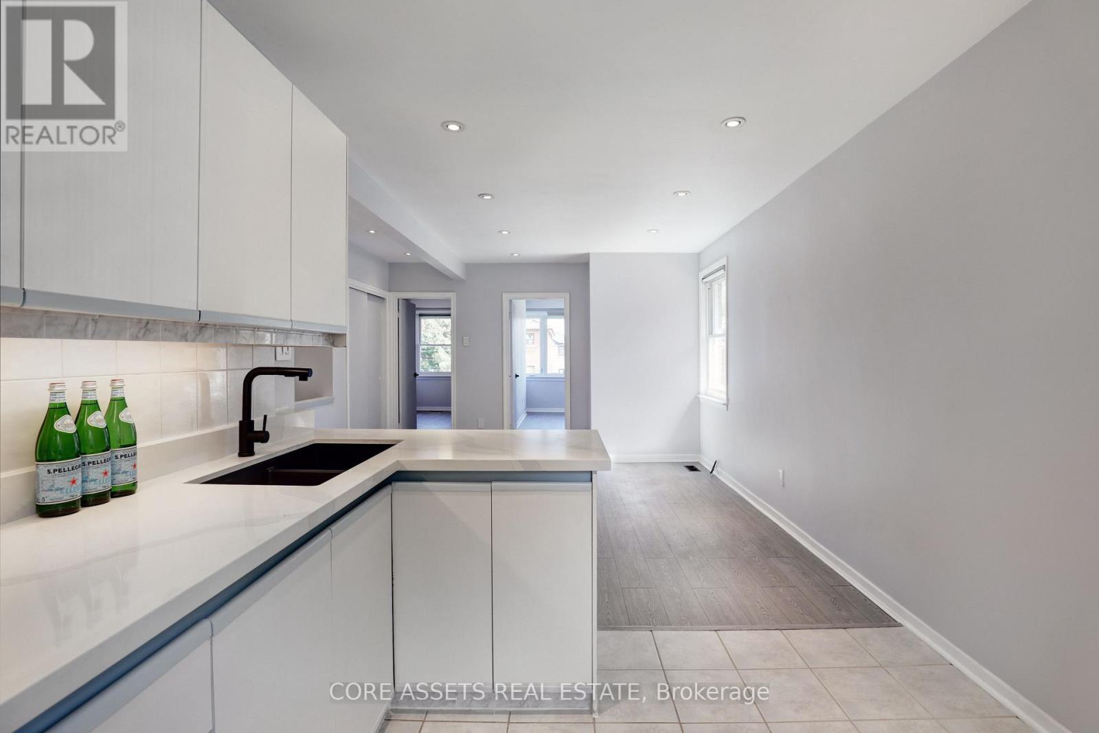 Upper - 74 Thirteenth Street, Toronto, Ontario  M8V 3H6 - Photo 9 - W12182839
