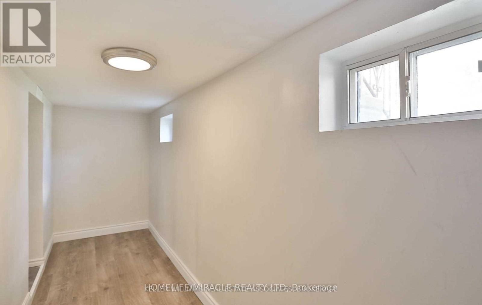 Bsmt - 1064 Westmount Avenue, Mississauga, Ontario  L5E 1X4 - Photo 9 - W12182877