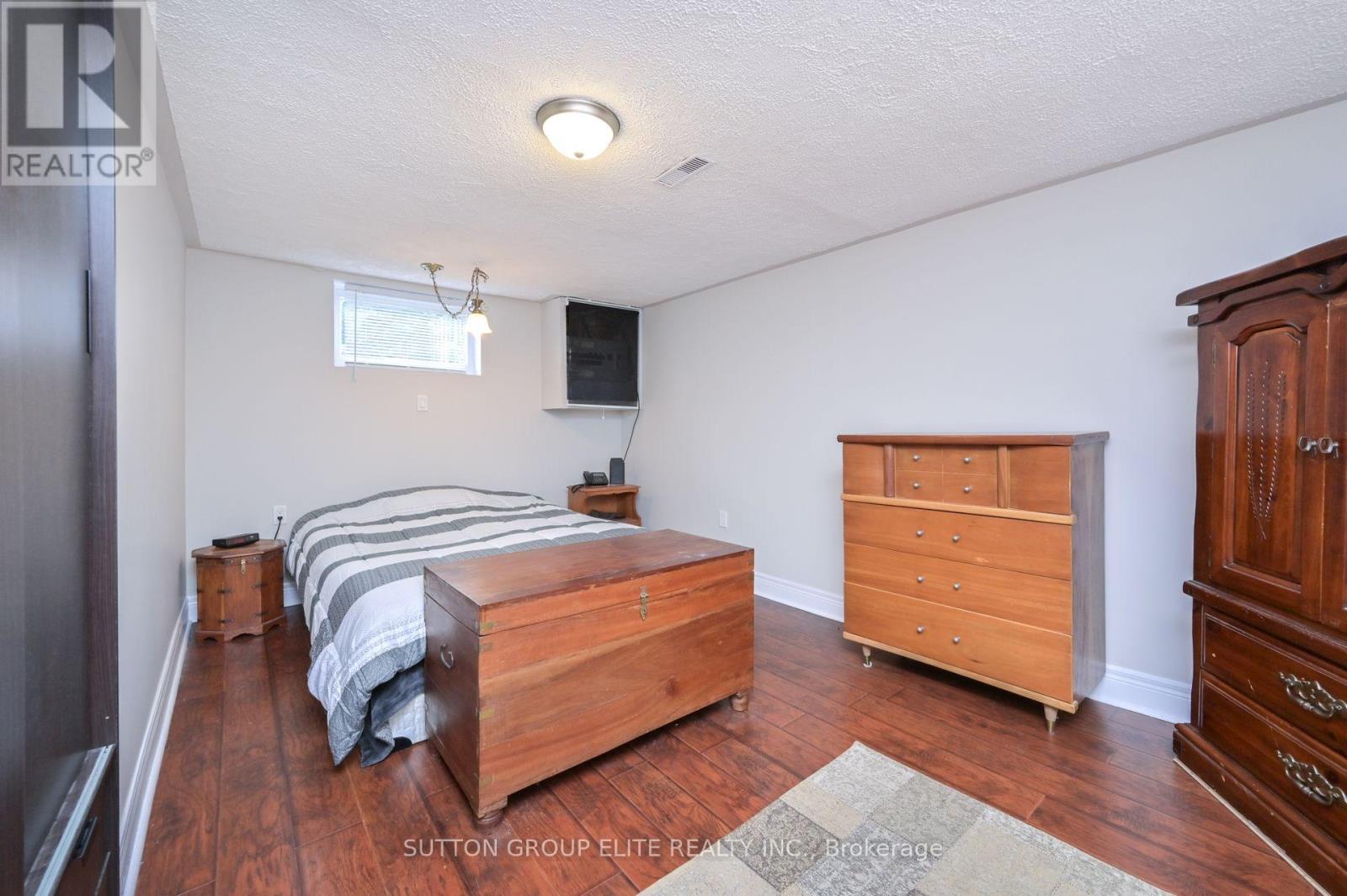 1238 Claredale Road, Mississauga (Mineola), Ontario  L5G 1T9 - Photo 12 - W12182890