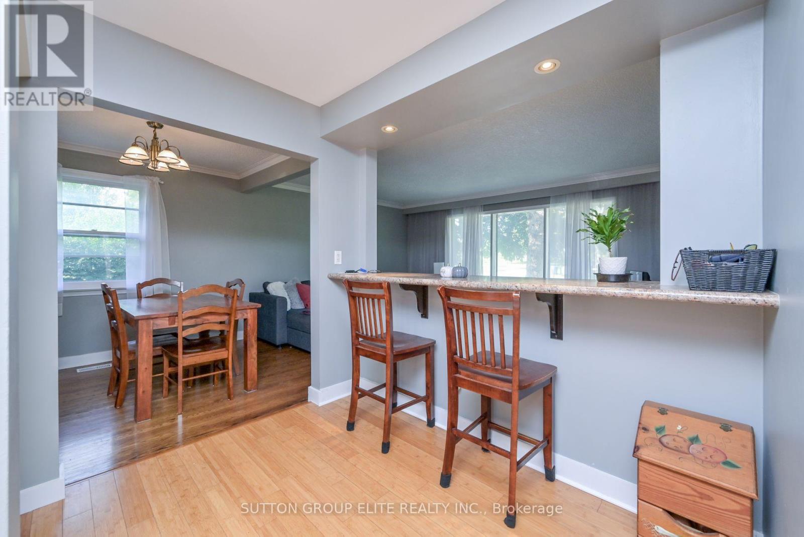1238 Claredale Road, Mississauga (Mineola), Ontario  L5G 1T9 - Photo 4 - W12182890
