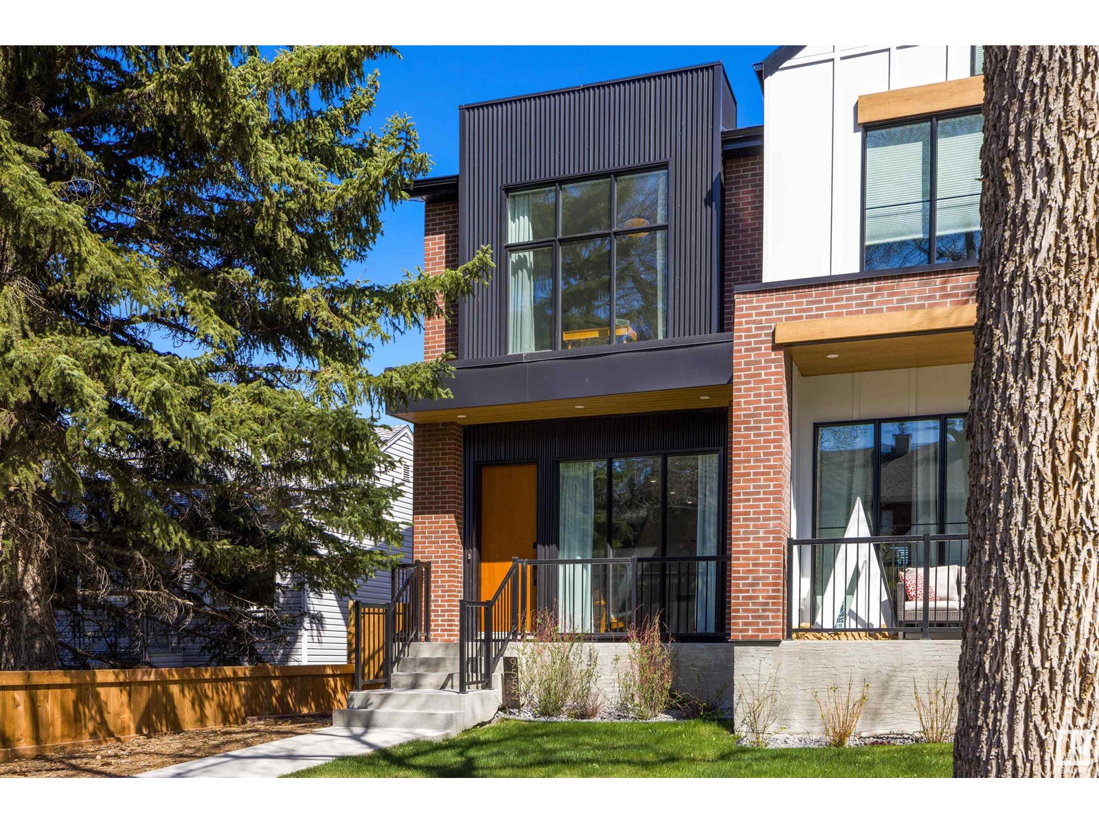 9552 73 Av Nw, Edmonton, Alberta  T6E 1A9 - Photo 2 - E4439254