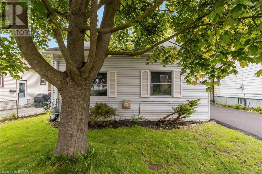 Property at 235 OWEN Street image 2