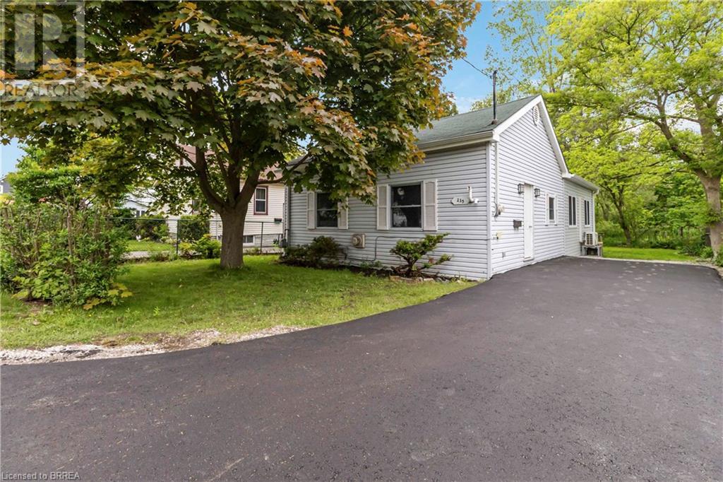 Property at 235 OWEN Street image 3