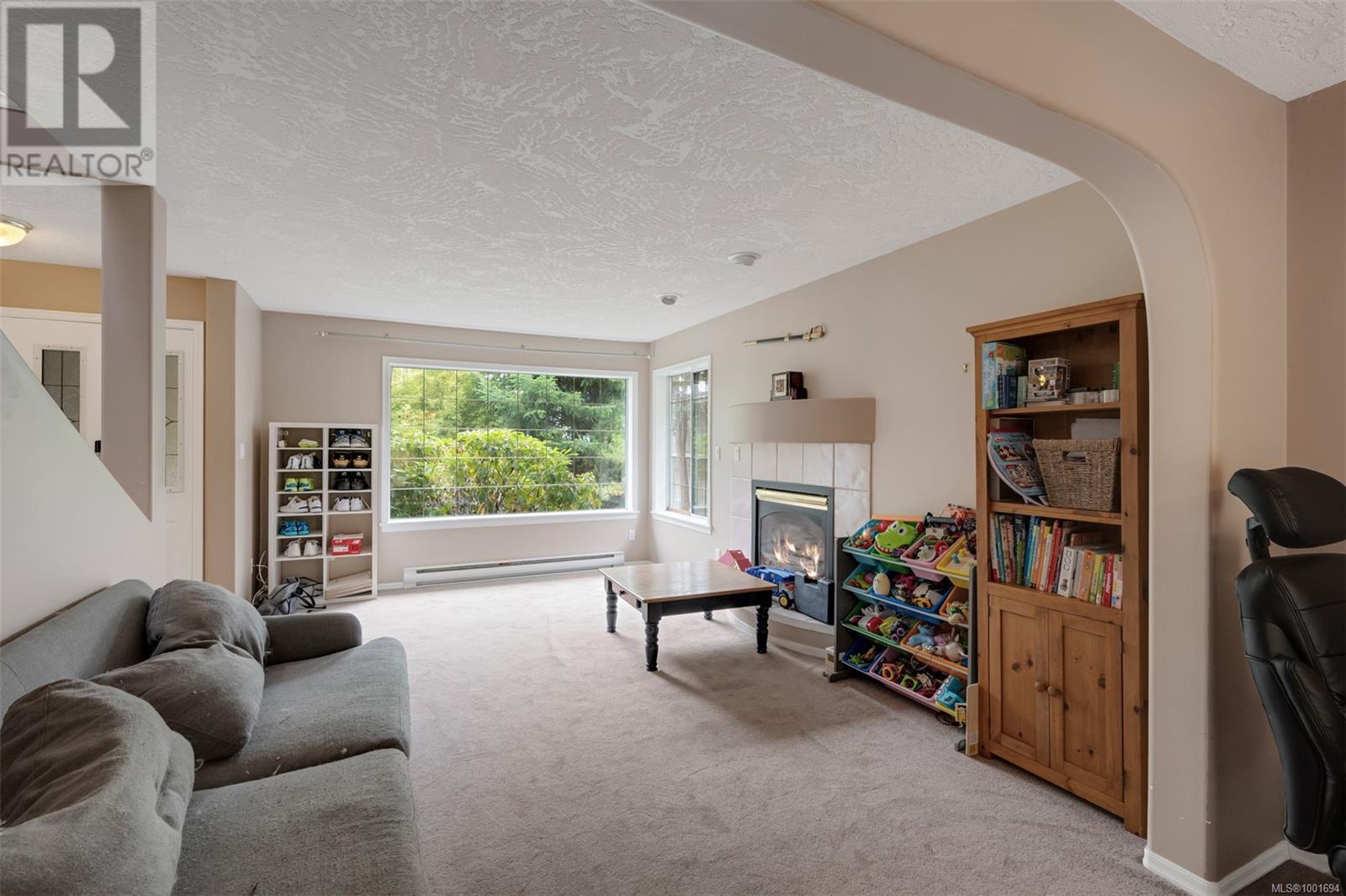 Property at 2438 Valleyview Pl image 2