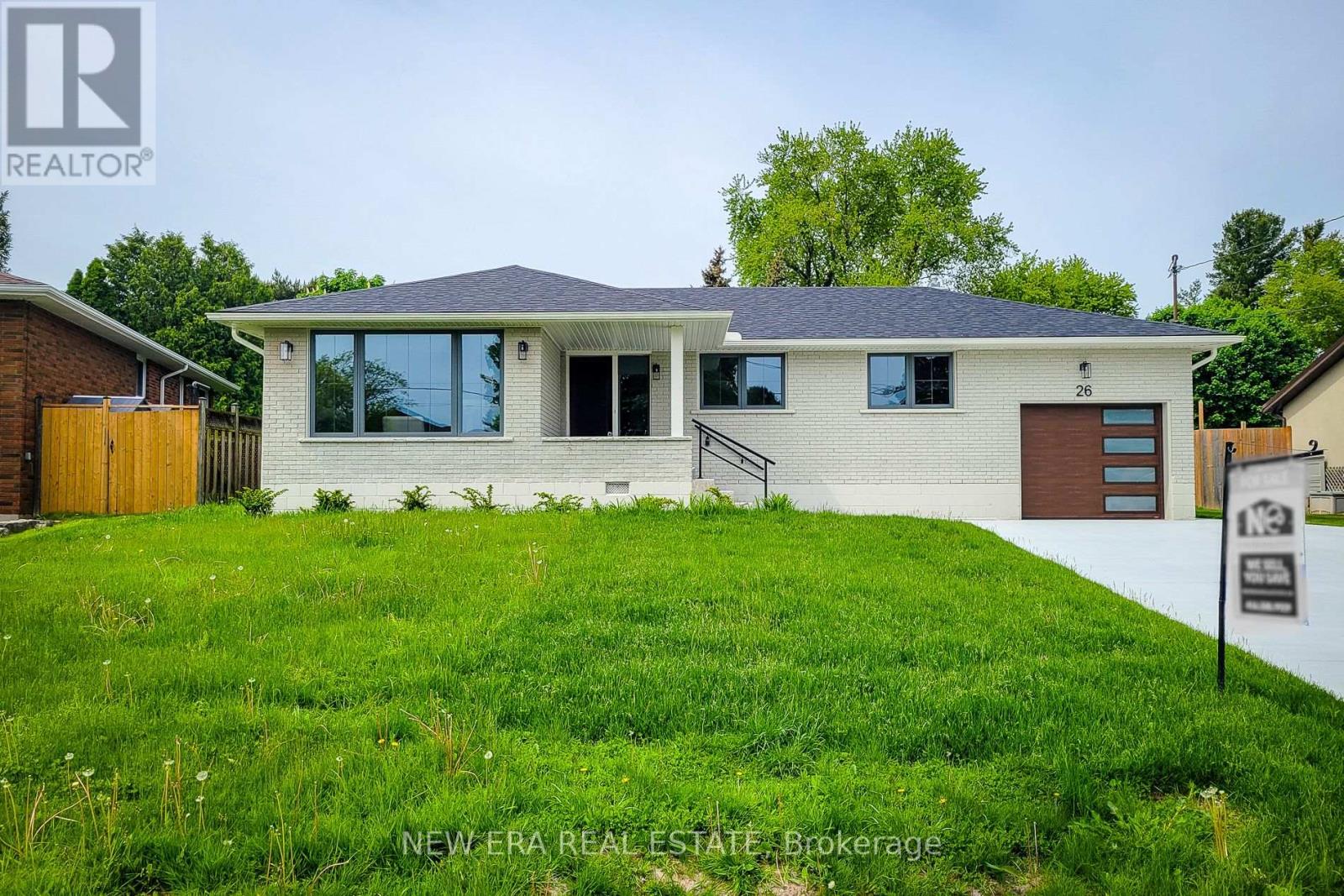 26 George Street, Grimsby (Grimsby West), Ontario  L3M 3Y6 - Photo 2 - X12182768