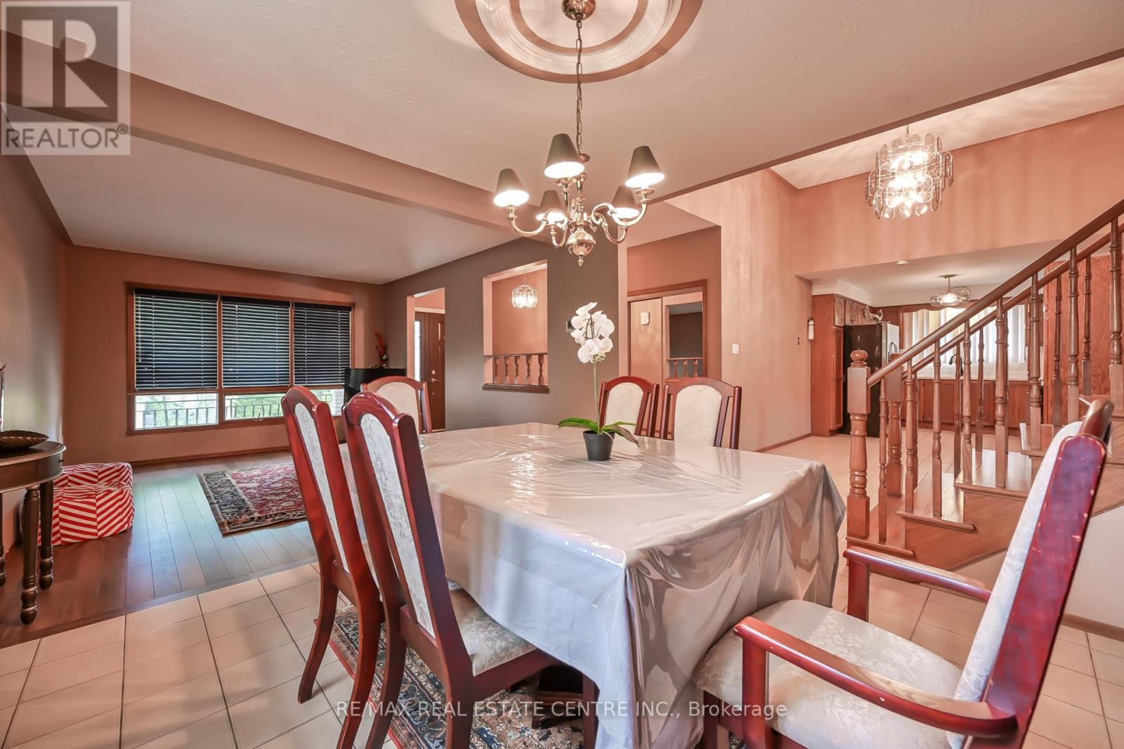 30 Goldcrest Drive, Hamilton, Ontario  L8G 4T9 - Photo 10 - X12182793
