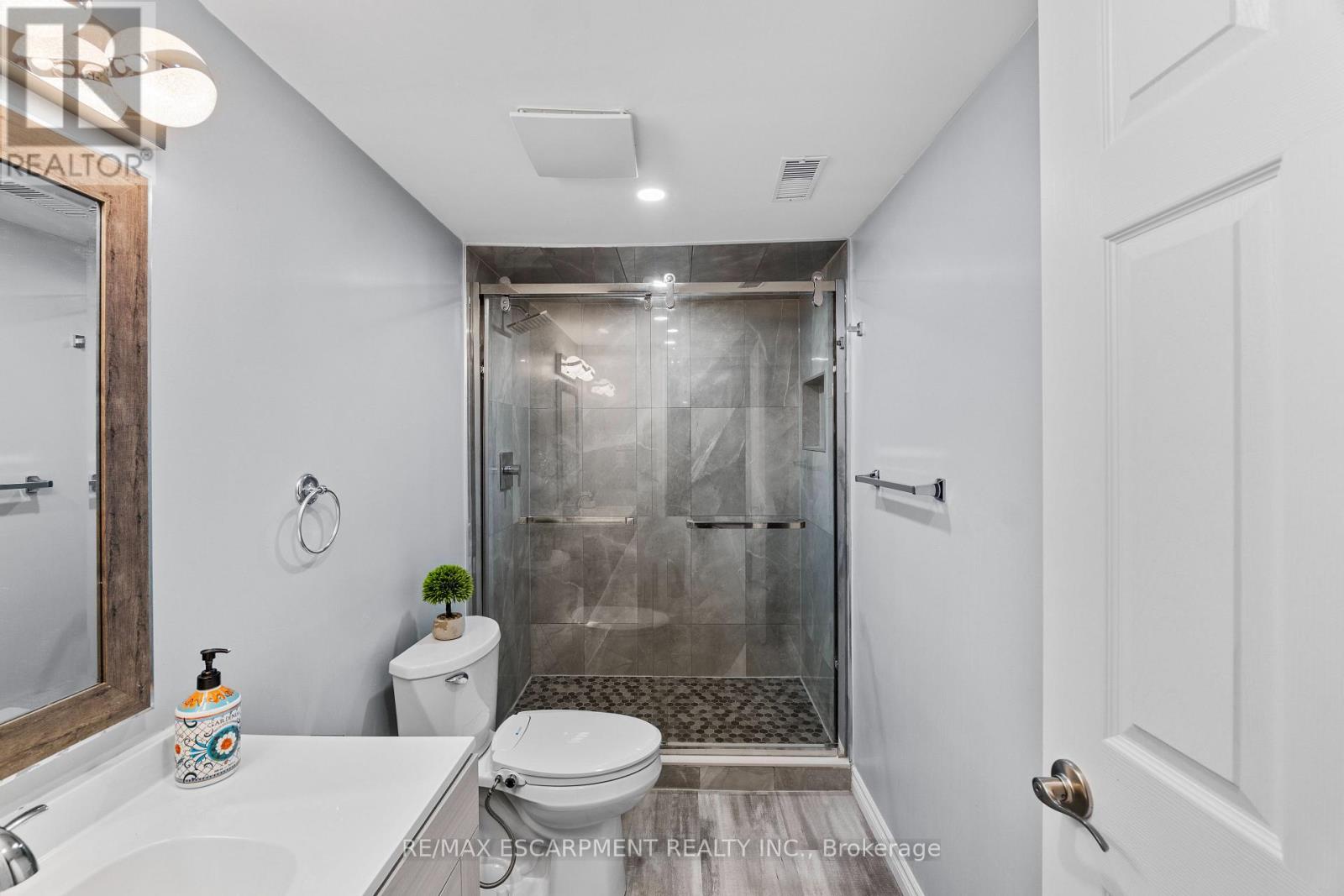 6 Embassy Drive, Hamilton, Ontario  L8T 4Z8 - Photo 44 - X12182798