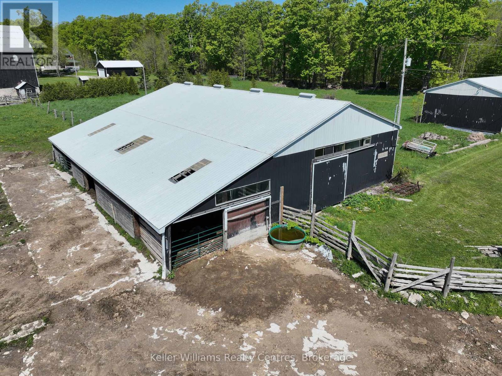 482470 Colpoys Range Road, Georgian Bluffs, Ontario  N0H 2T0 - Photo 5 - X12182935
